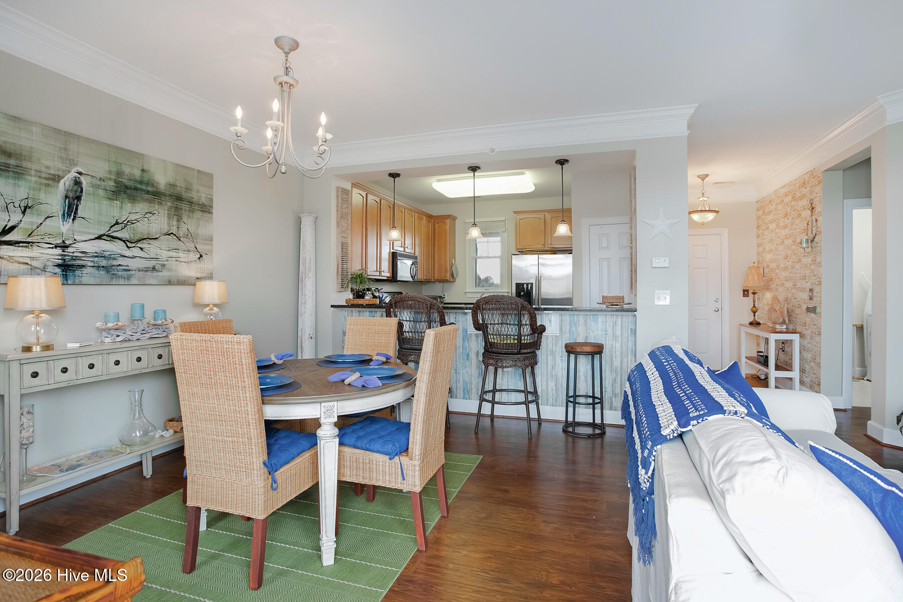 100563868 | Photo 26