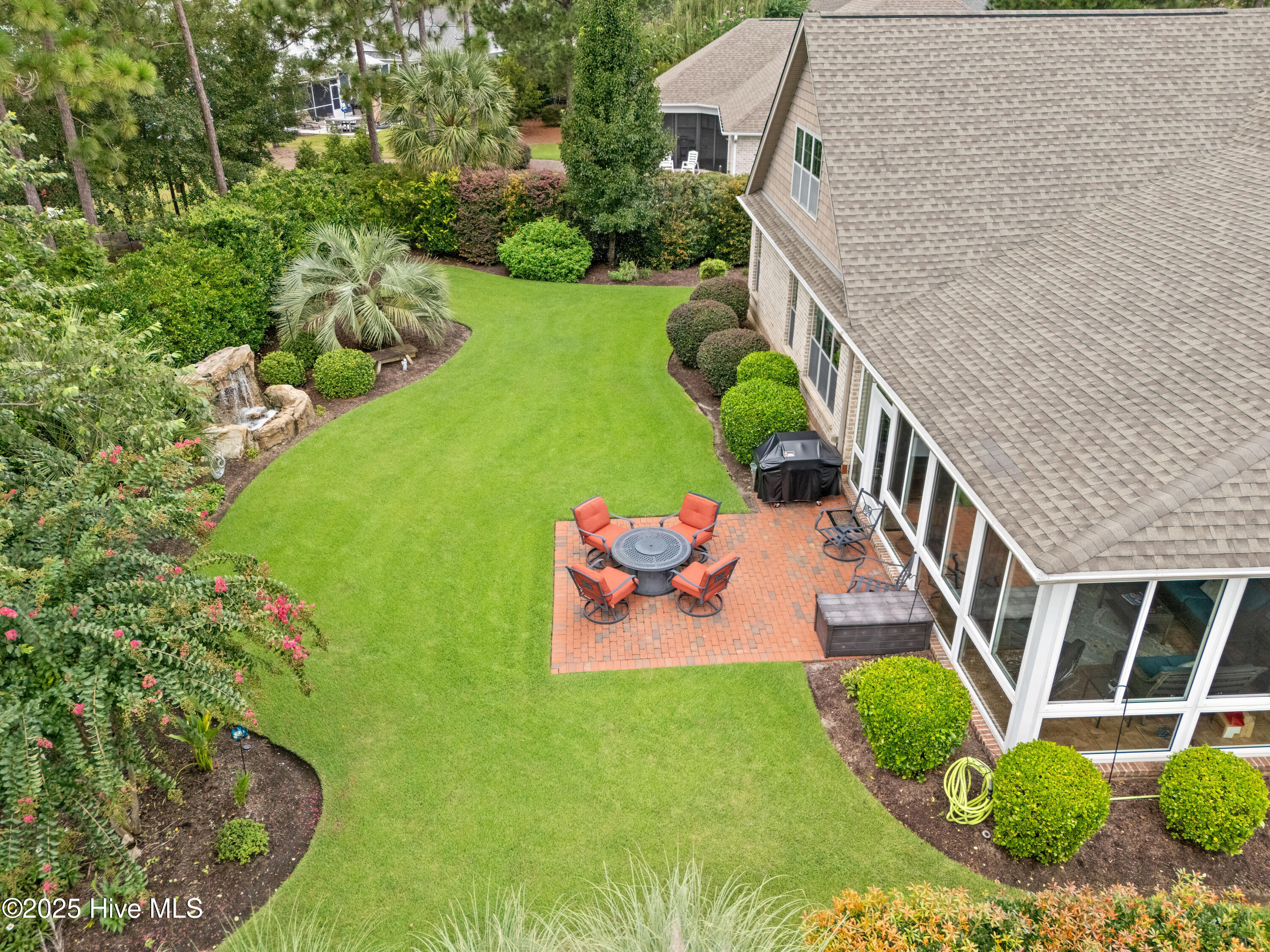 100525197 | Photo 61