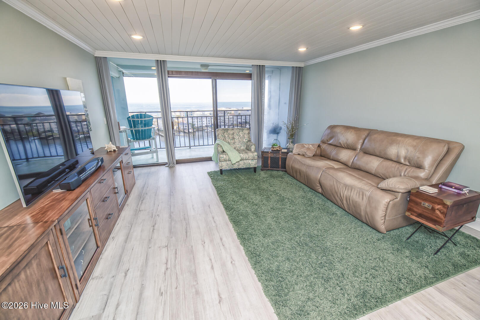 100559278 | Photo 14