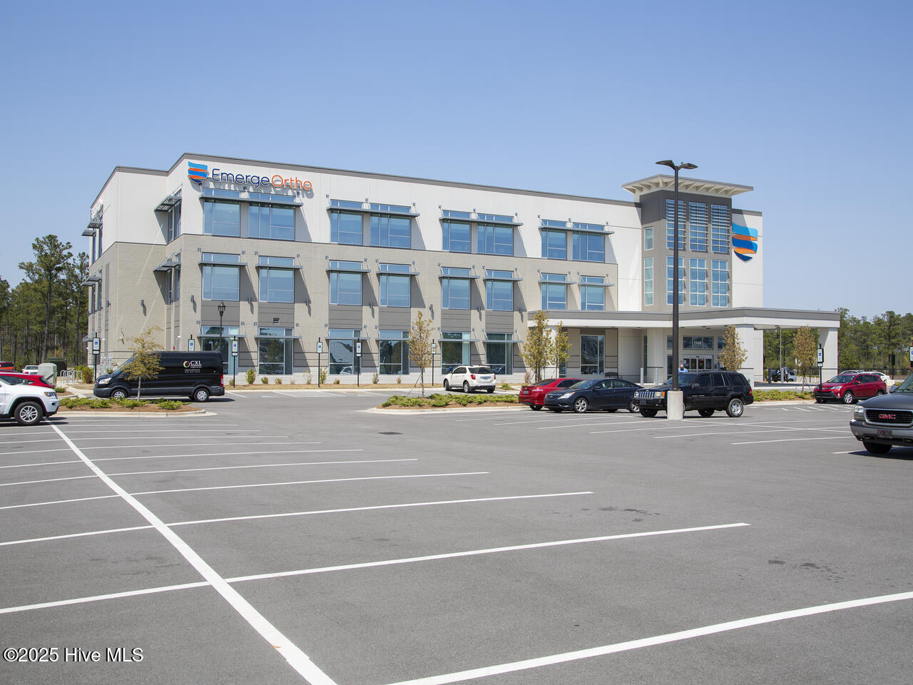 100517934 | Photo 38