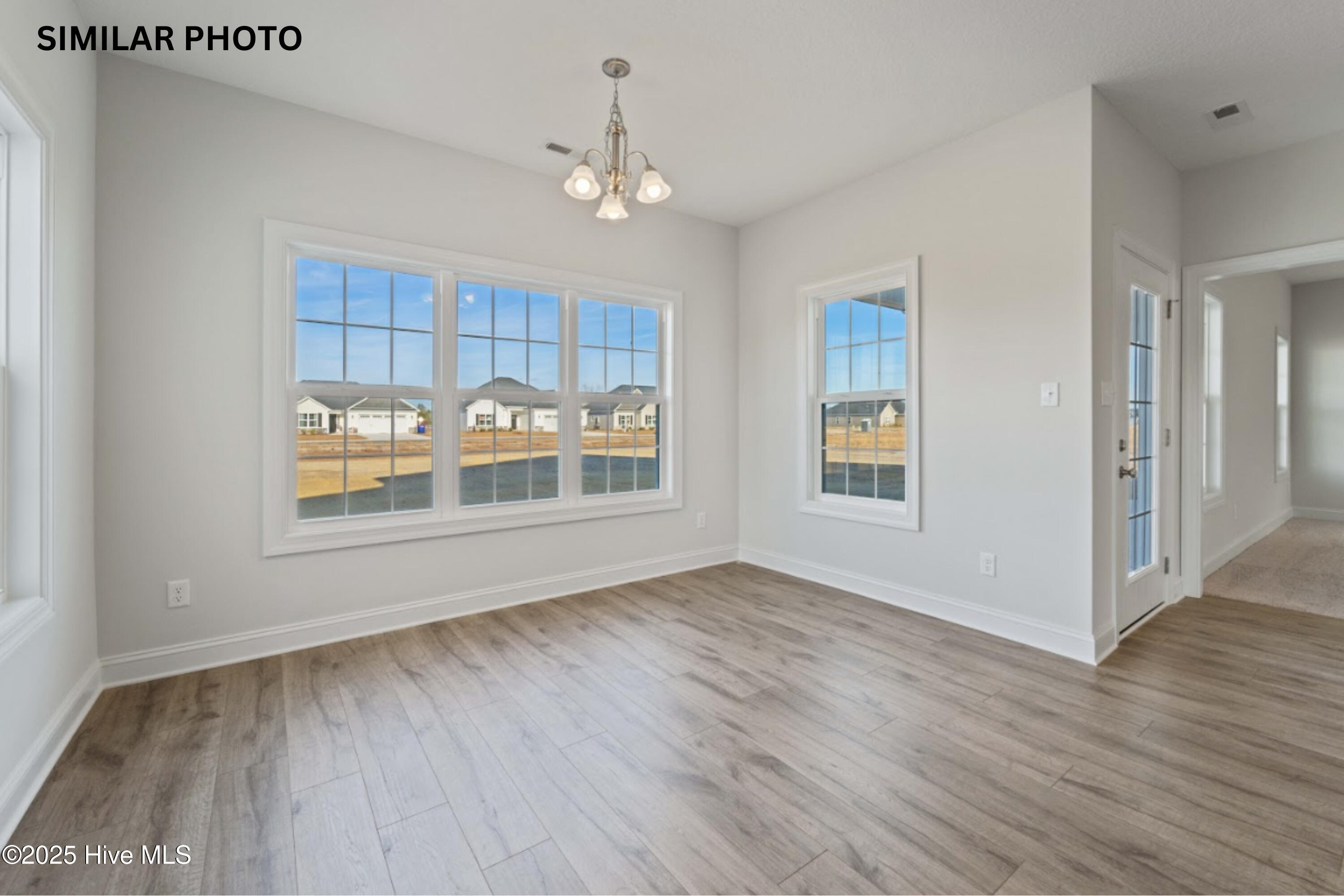 100530709 | Photo 21