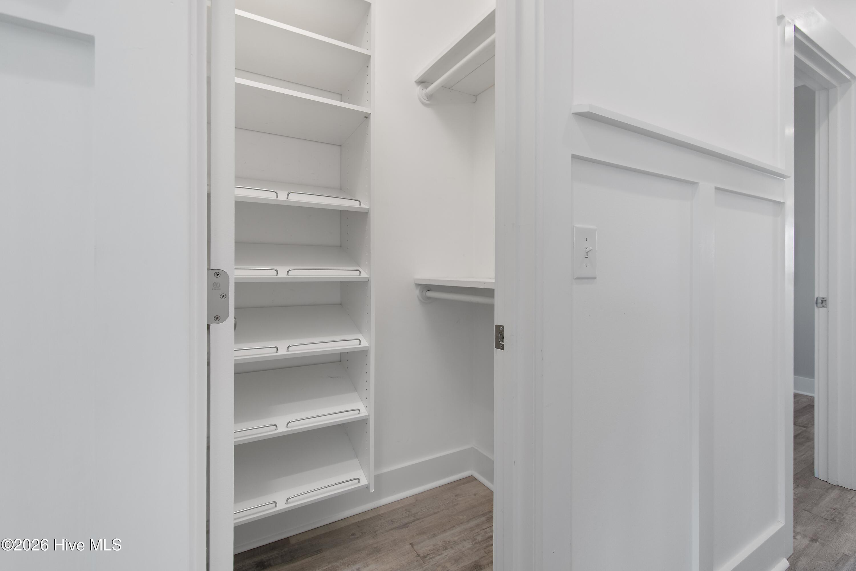 100567916 | Photo 30