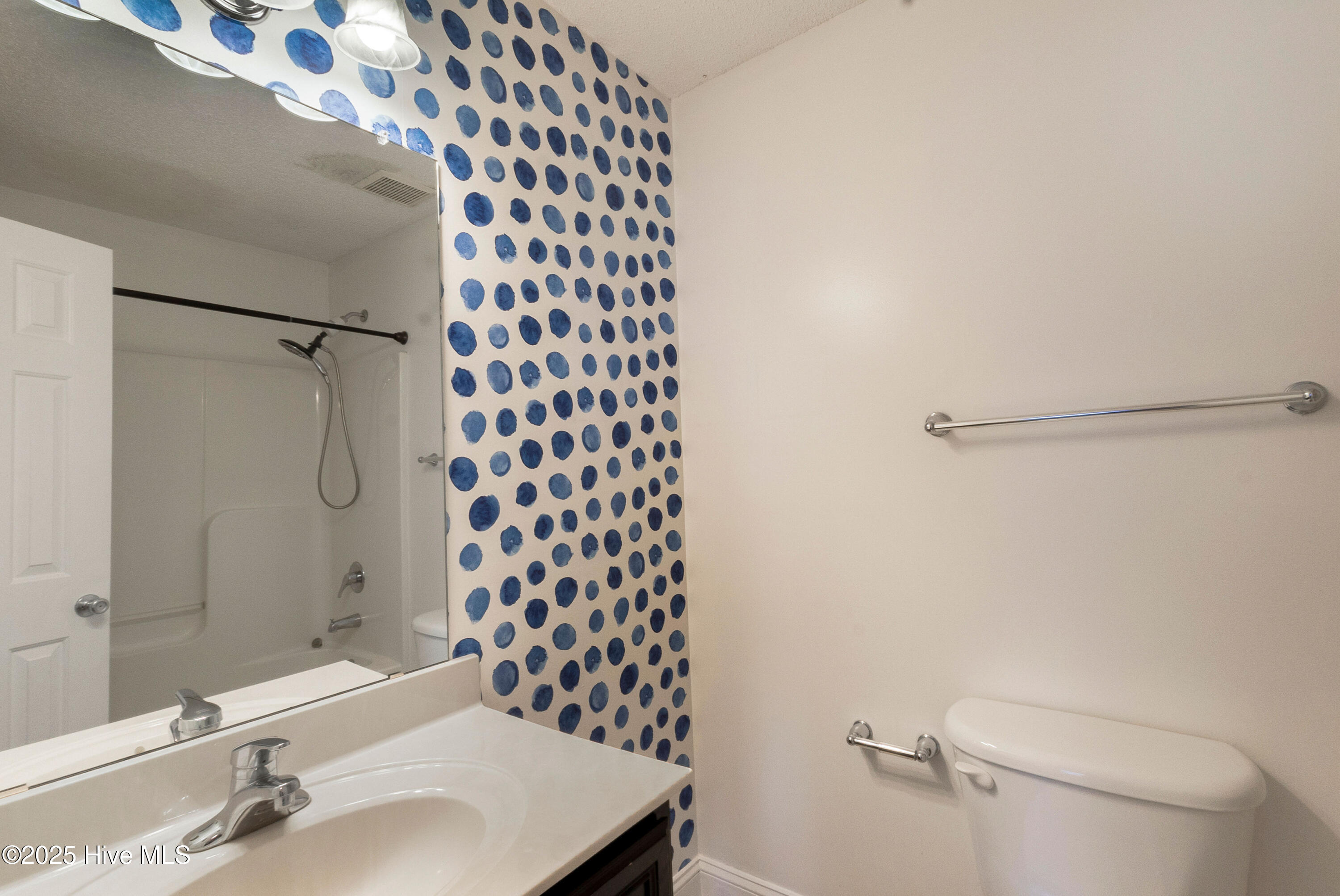 100546645 | Photo 38