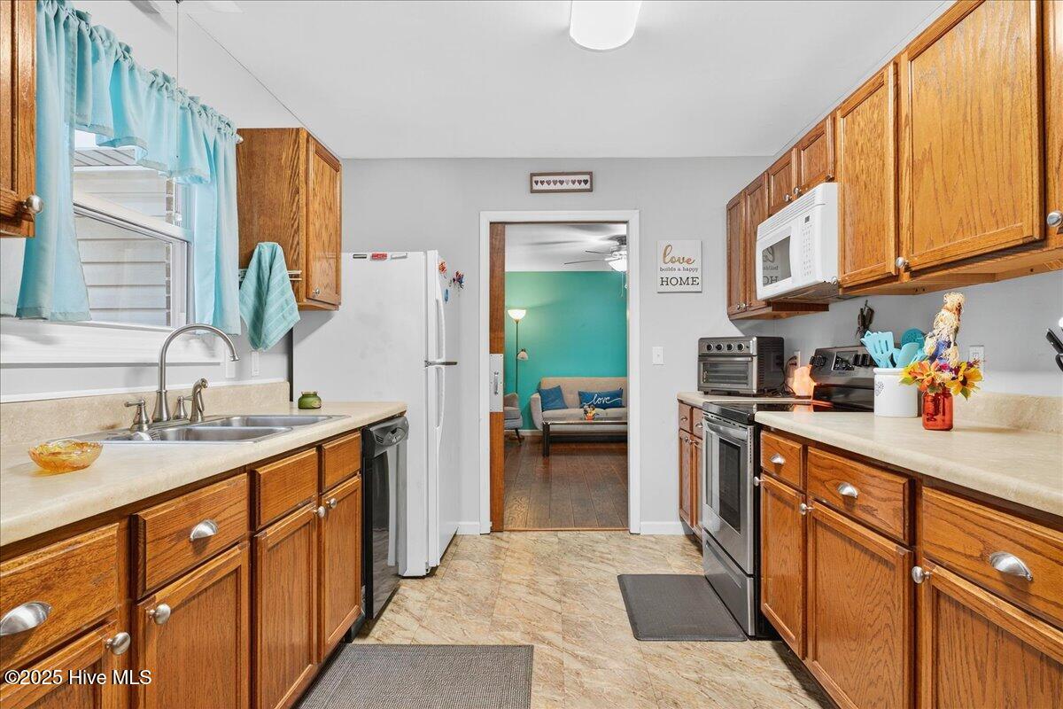 100535410 | Photo 17