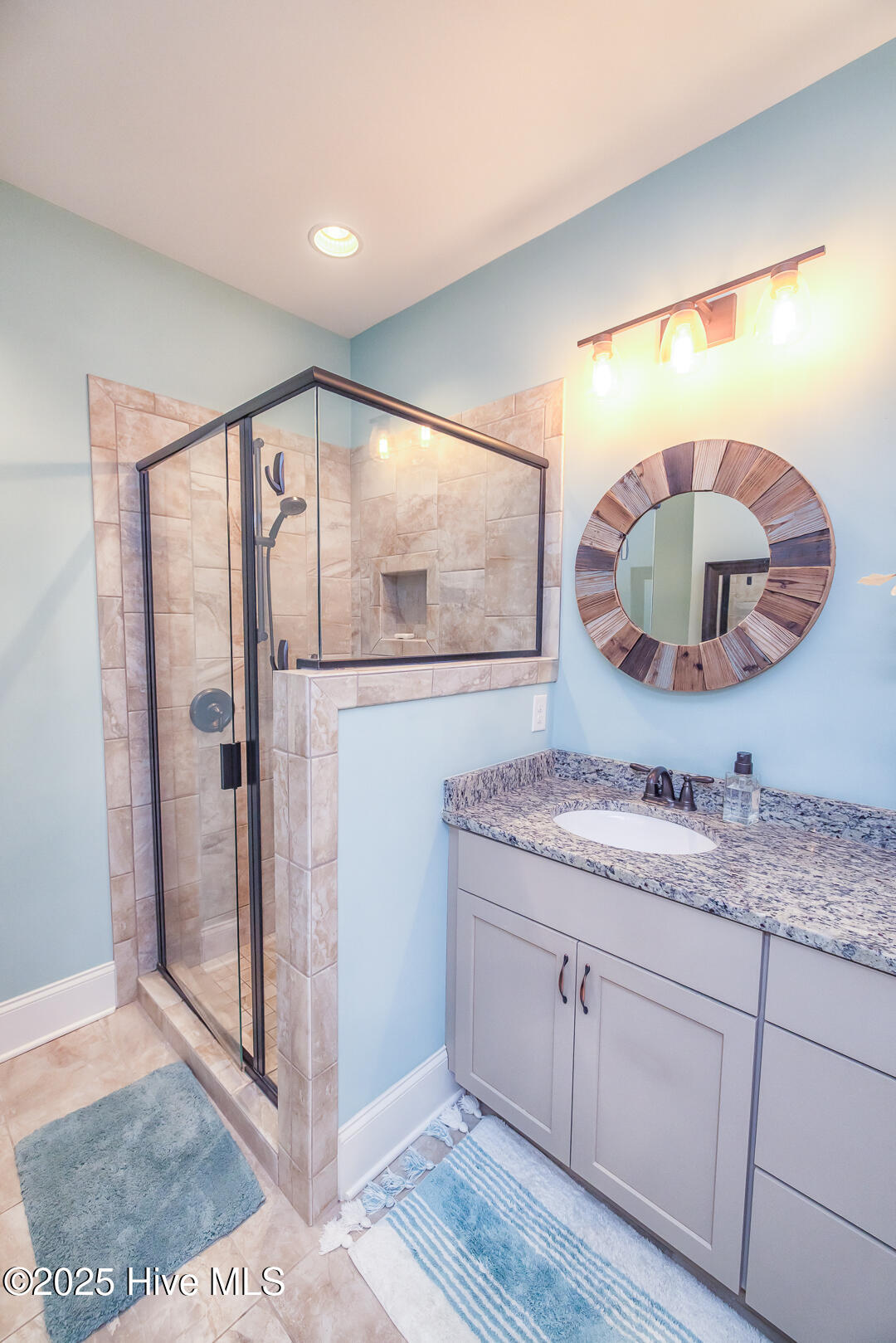 100491620 | Photo 24