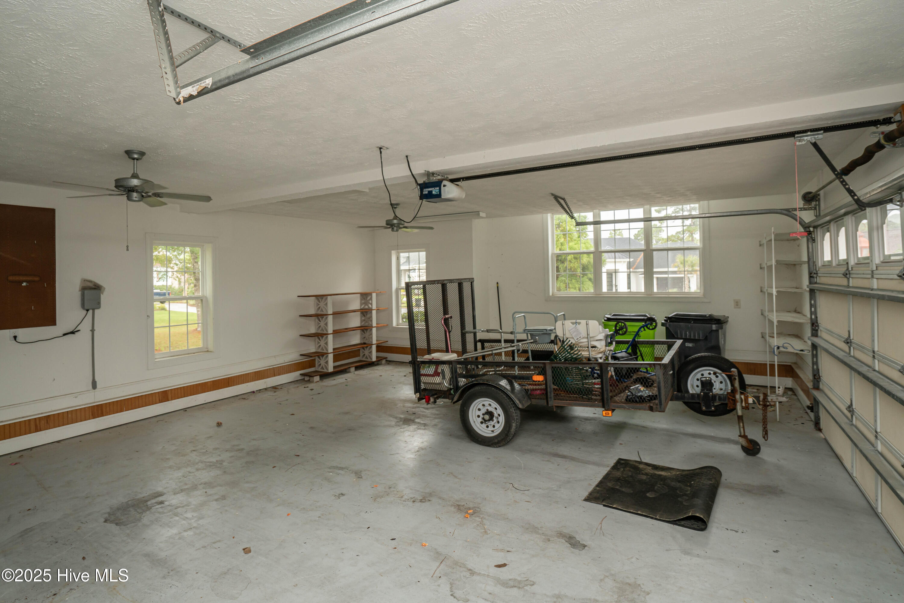 100530810 | Photo 44