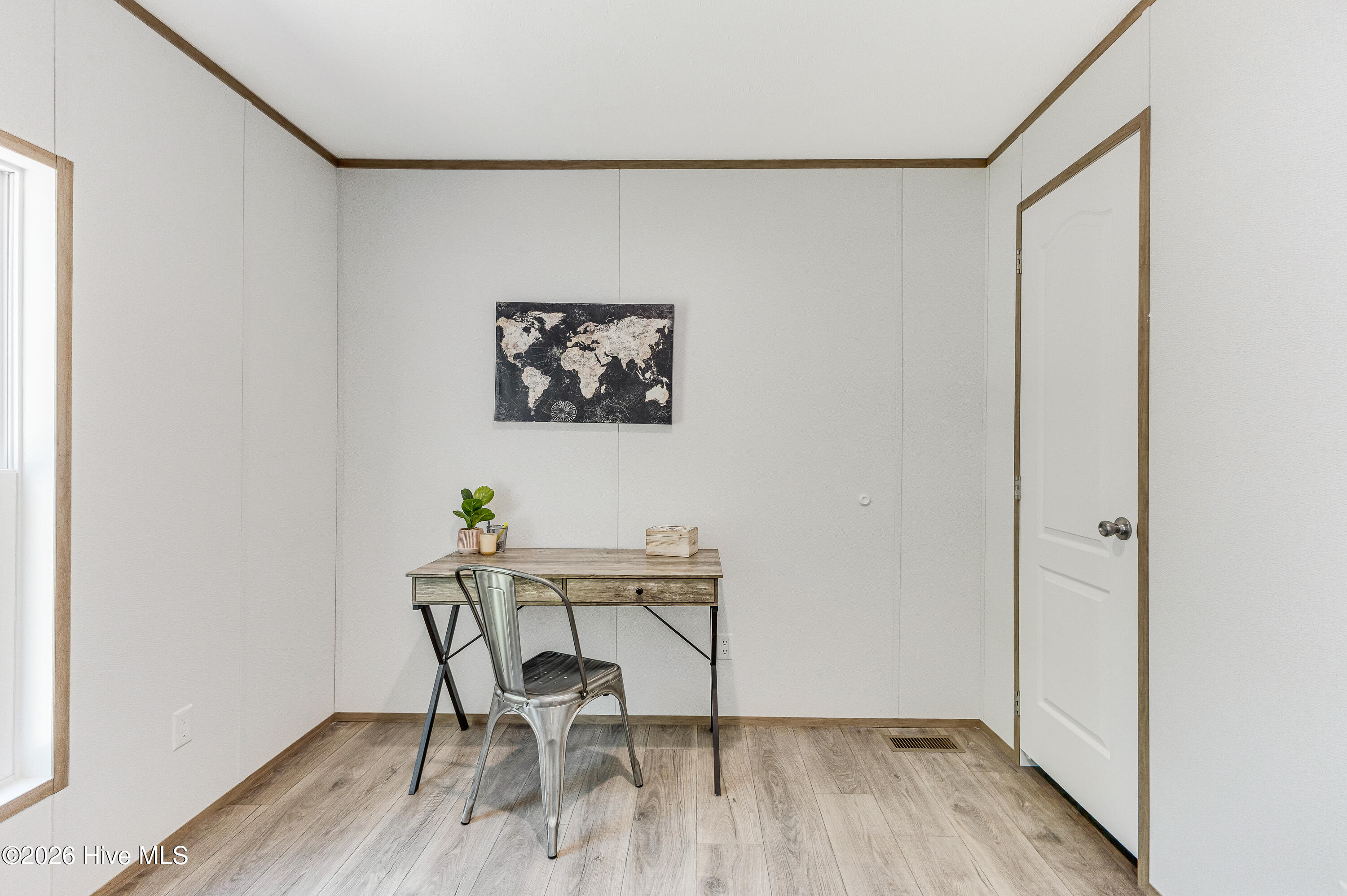 100568347 | Photo 18