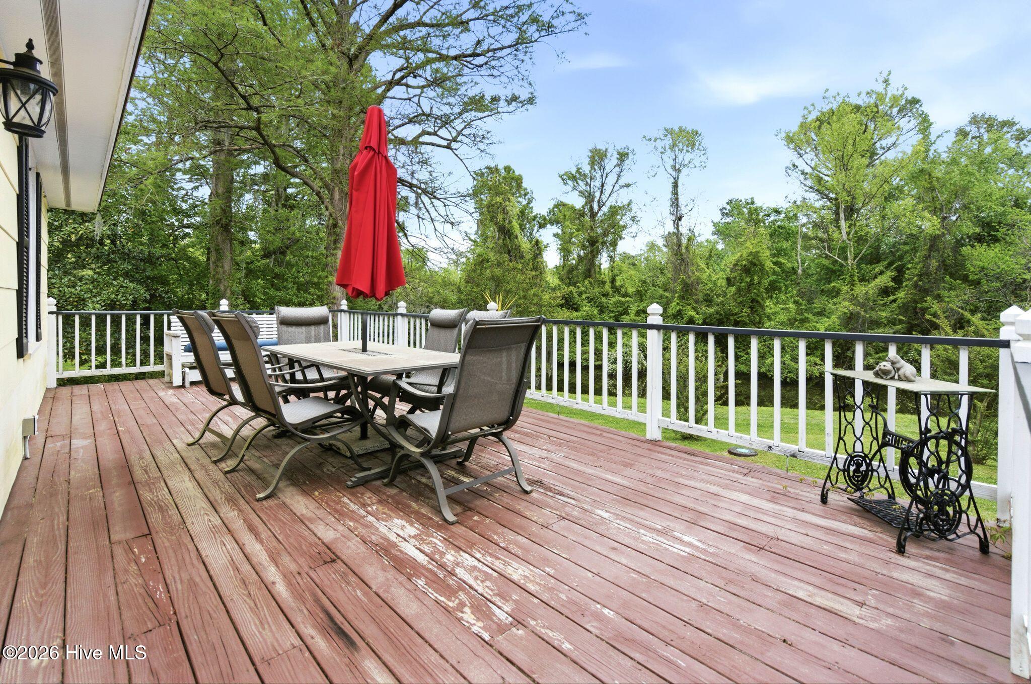 100565757 | Photo 38