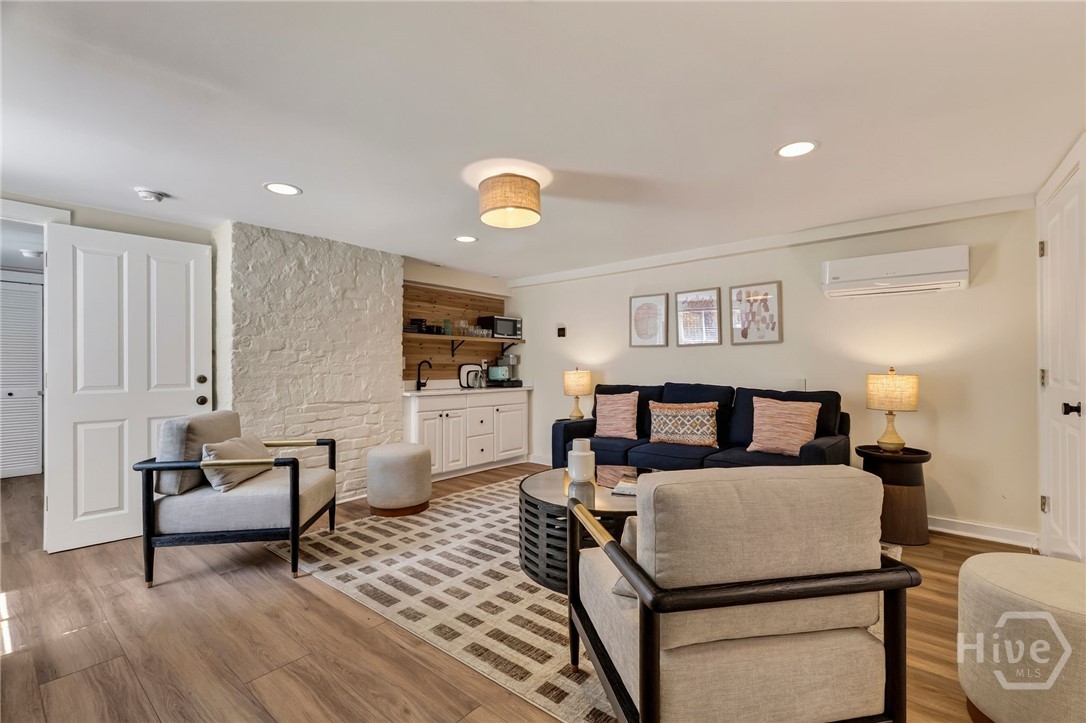 Lafayette – Back Garden Level 1BR