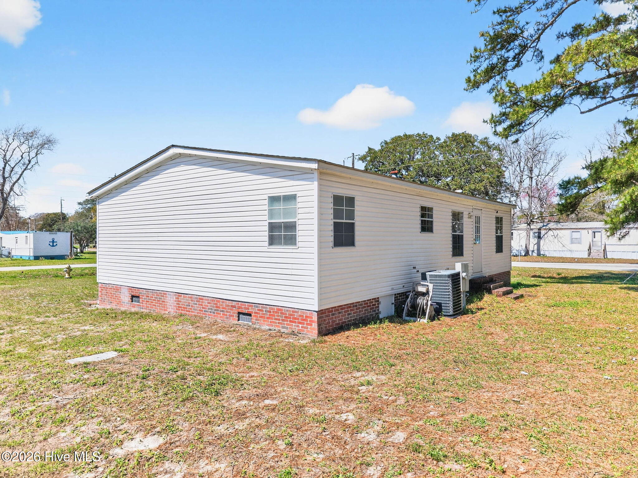 100561384 | Photo 46