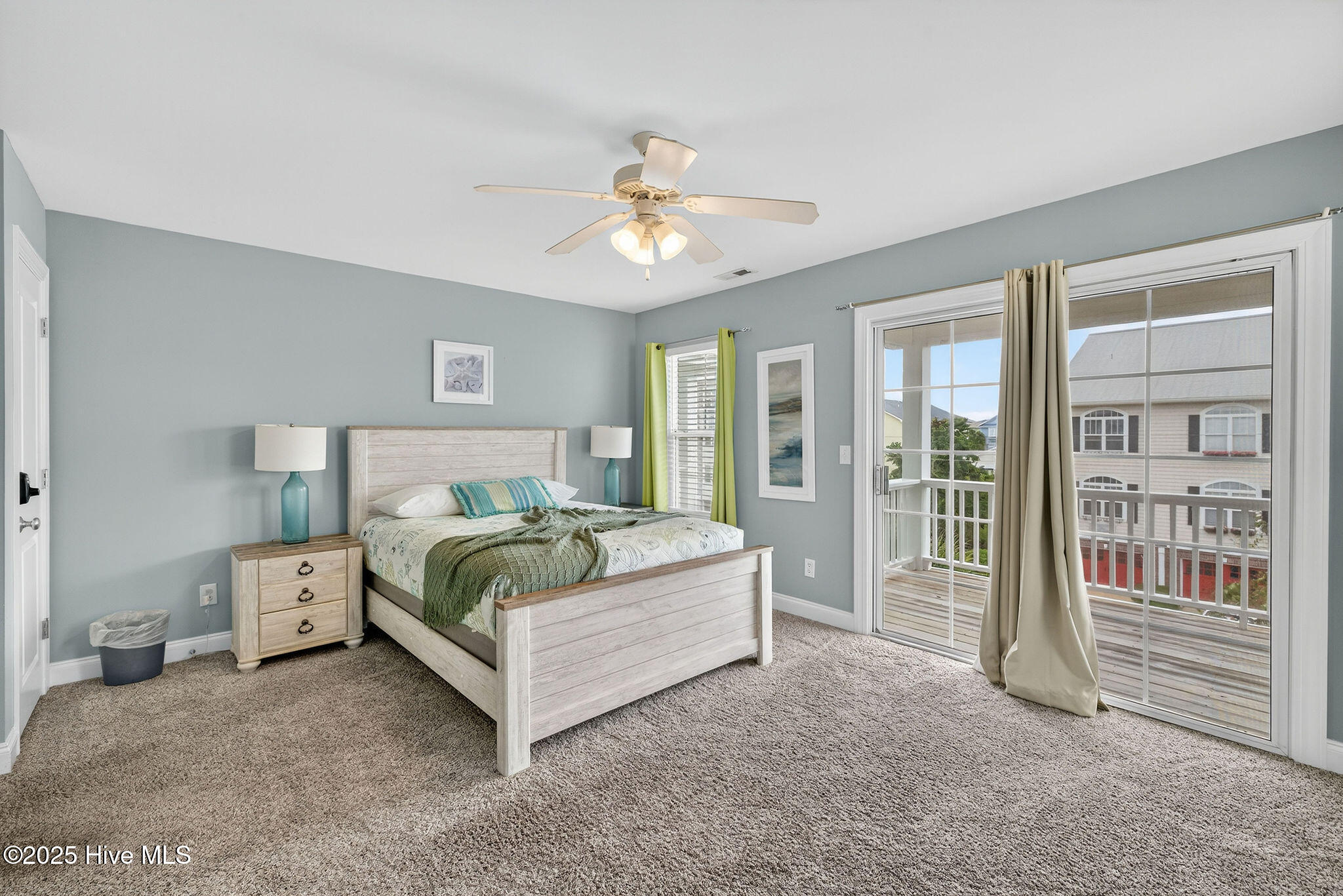 100536023 | Photo 27