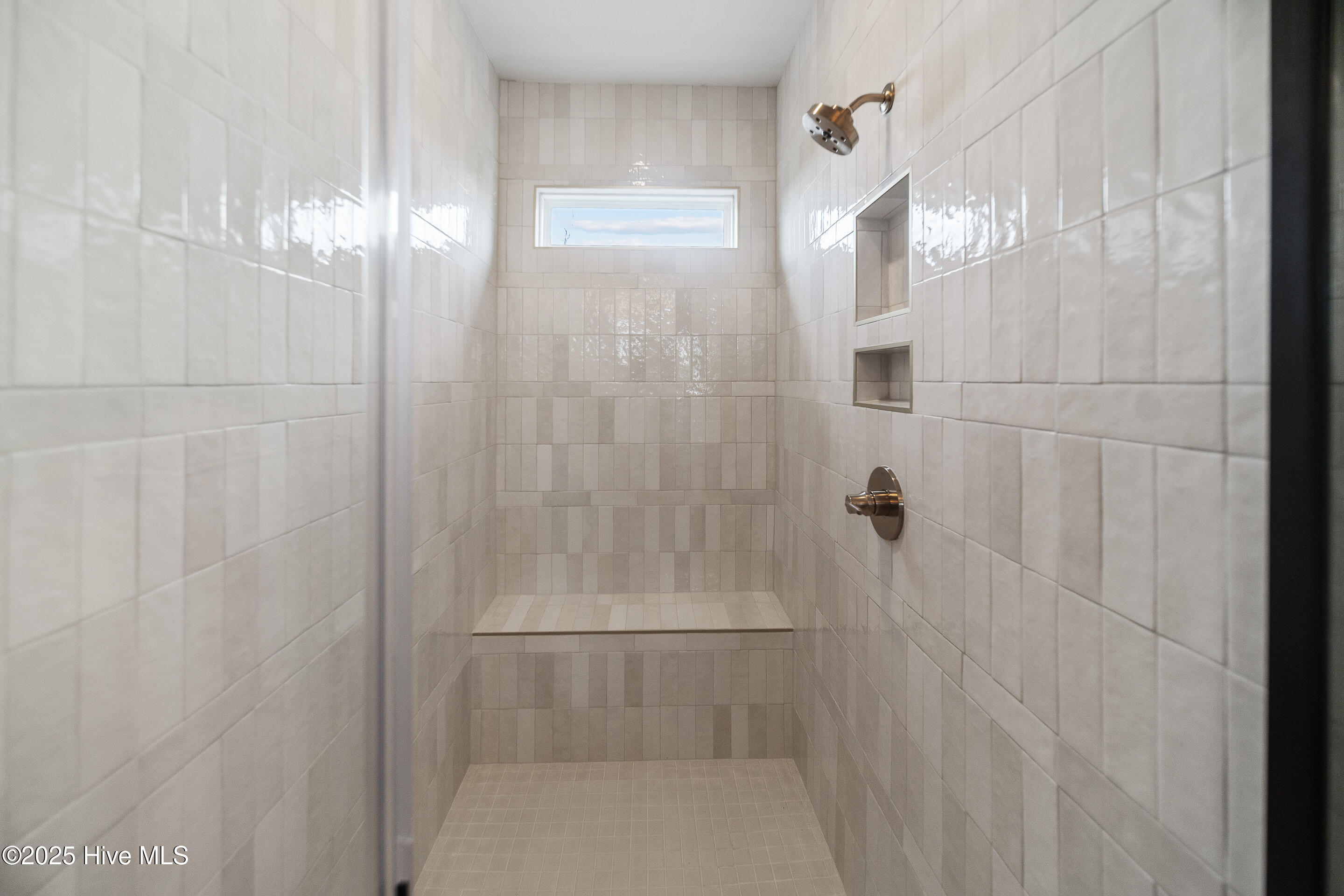 100454481 | Photo 21