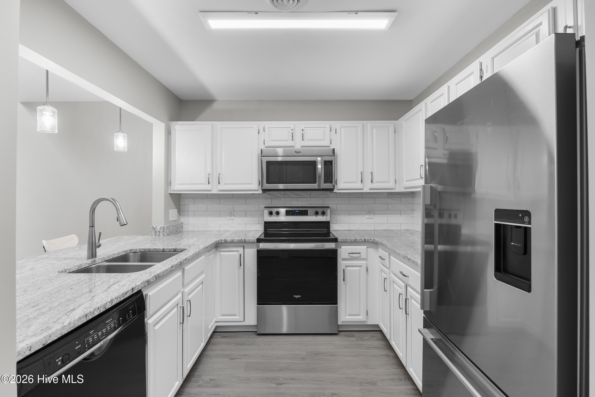 100570067 | Photo 10