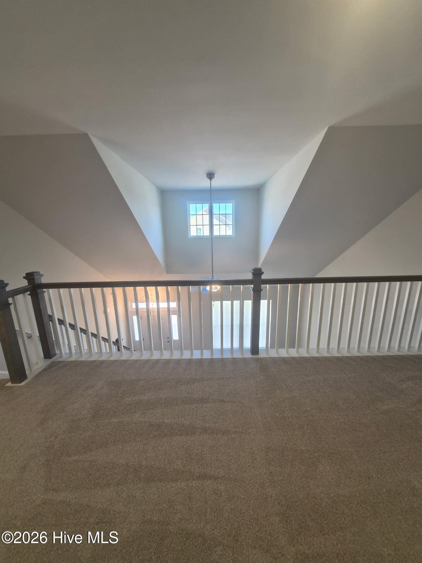 100547261 | Photo 27