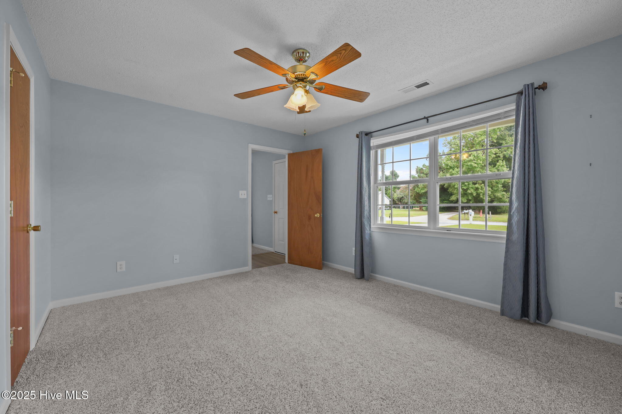 513 Emily Loop, Jacksonville, NC 28540 – photo 12: 6-web-or-mls-513 Emily Loop 12