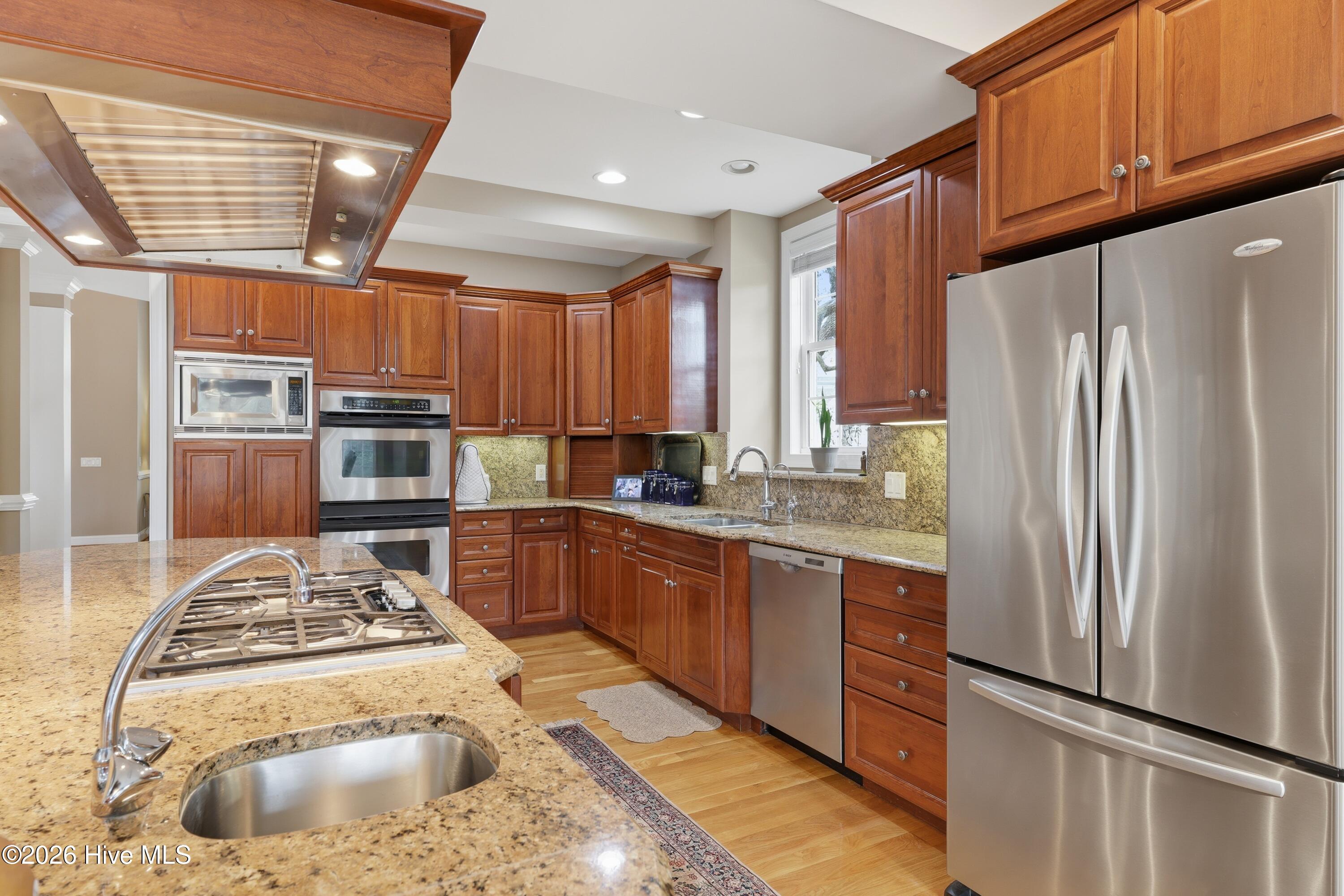 100558451 | Photo 21