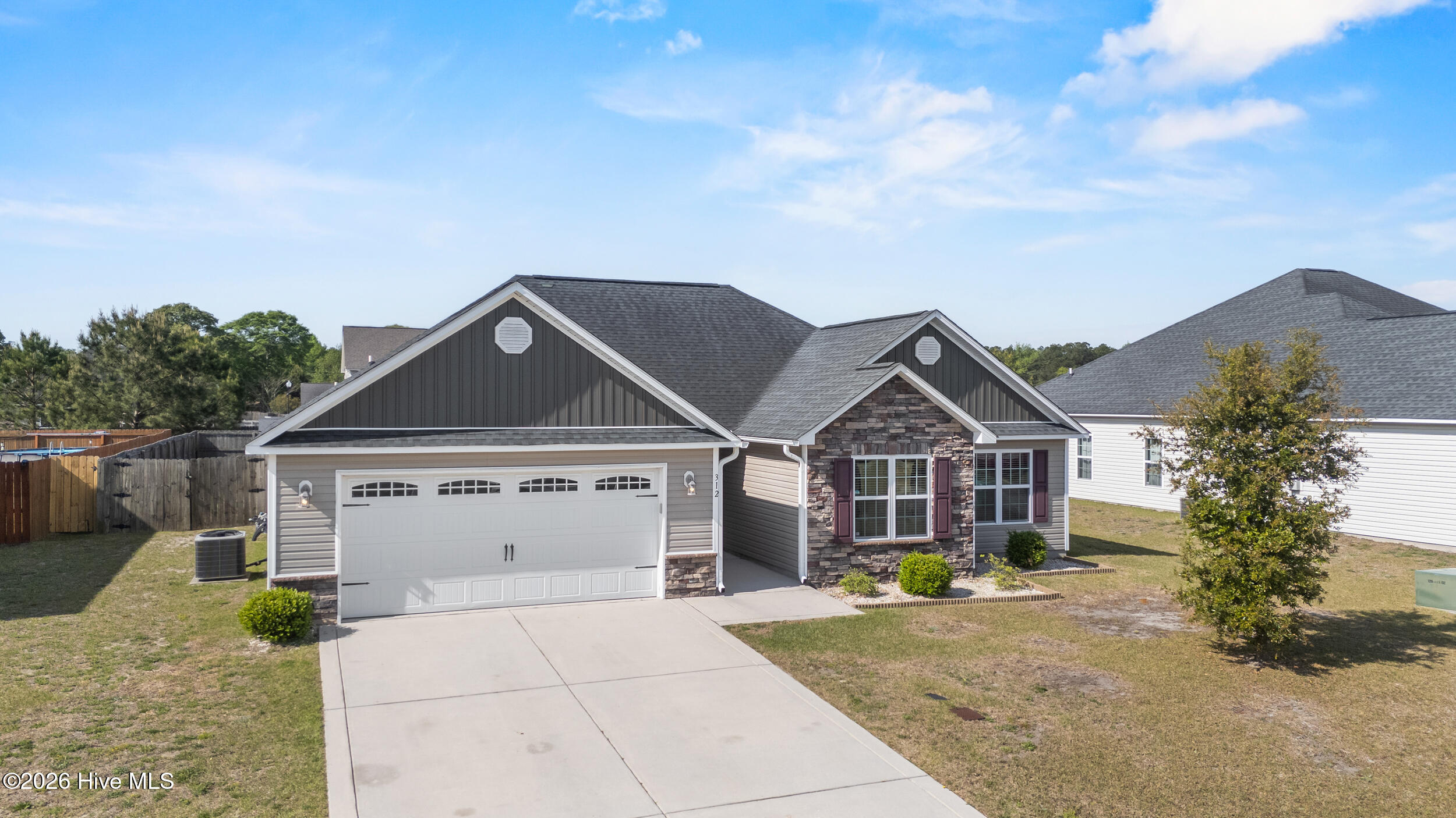 100567416 | Photo 38