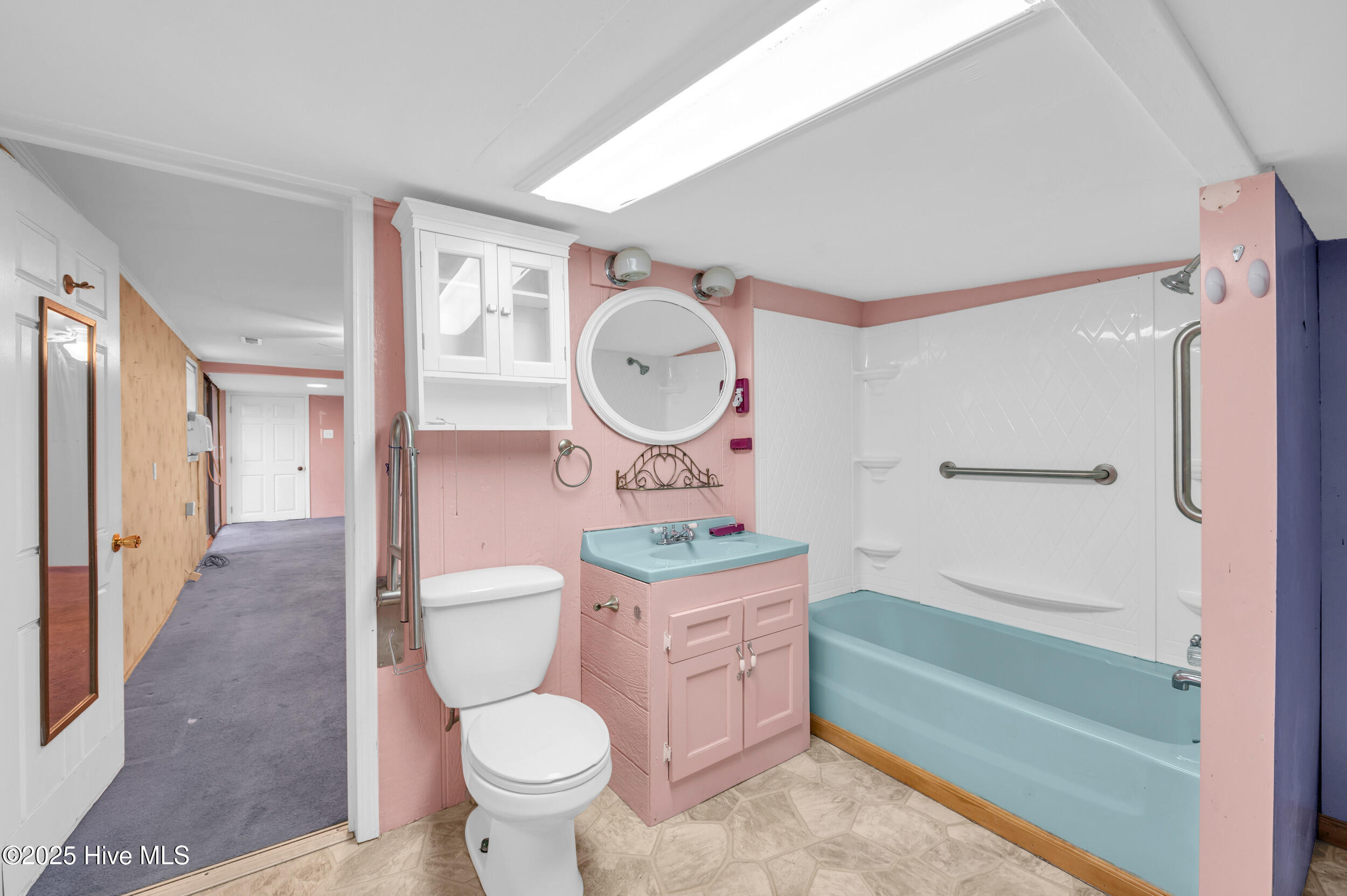 100538812 | Photo 26