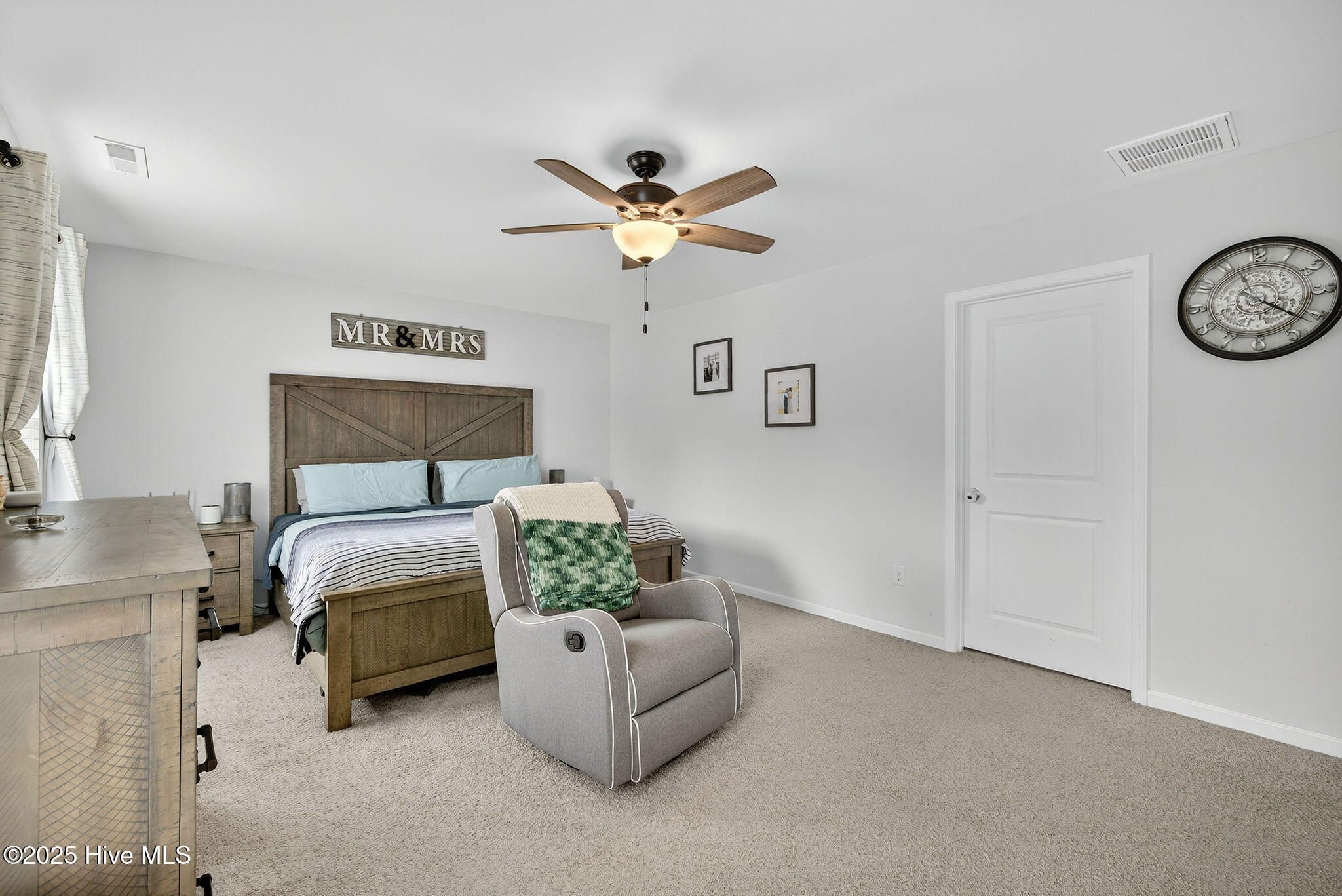 100535181 | Photo 35