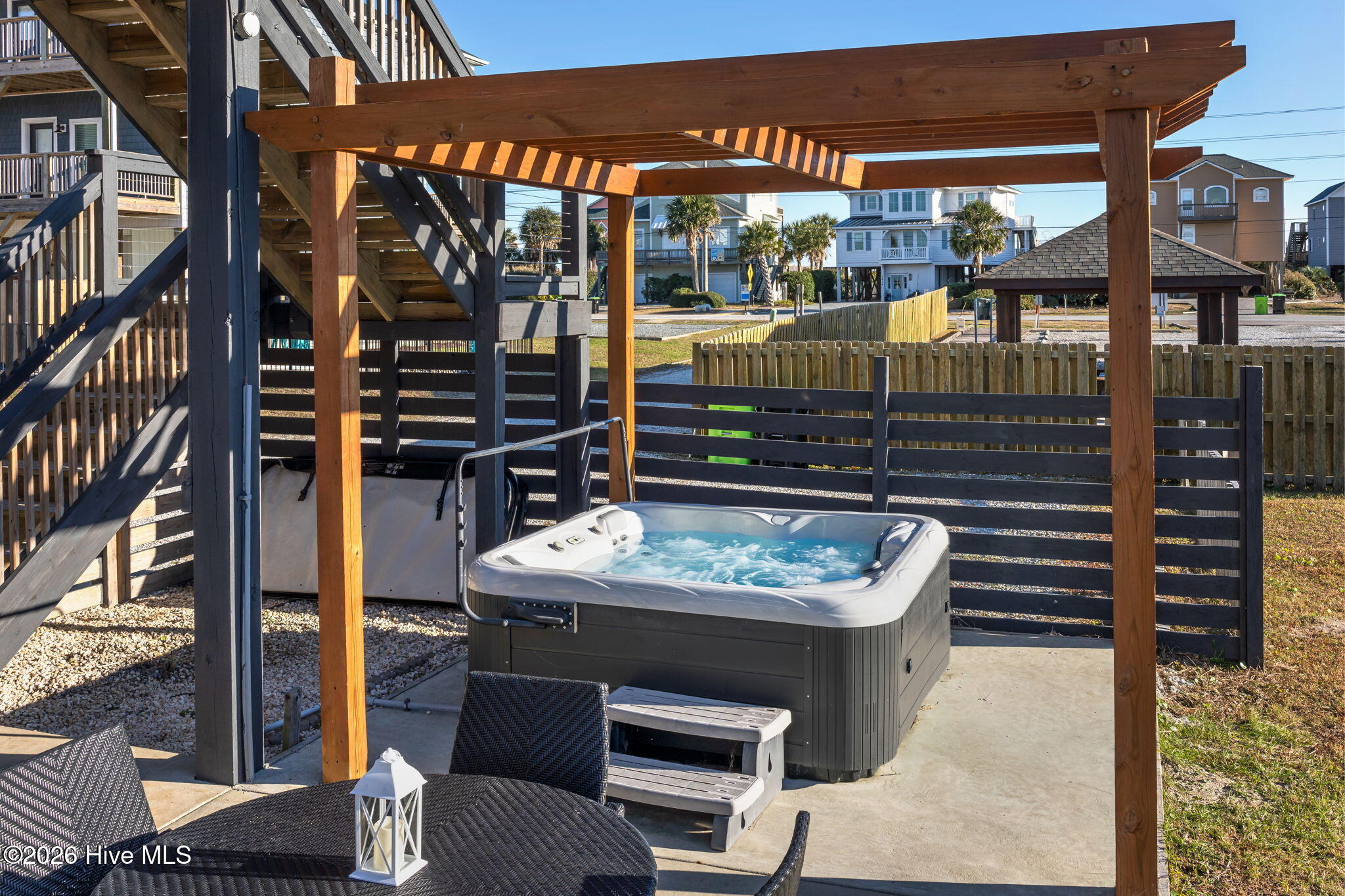 100560160 | Photo 41