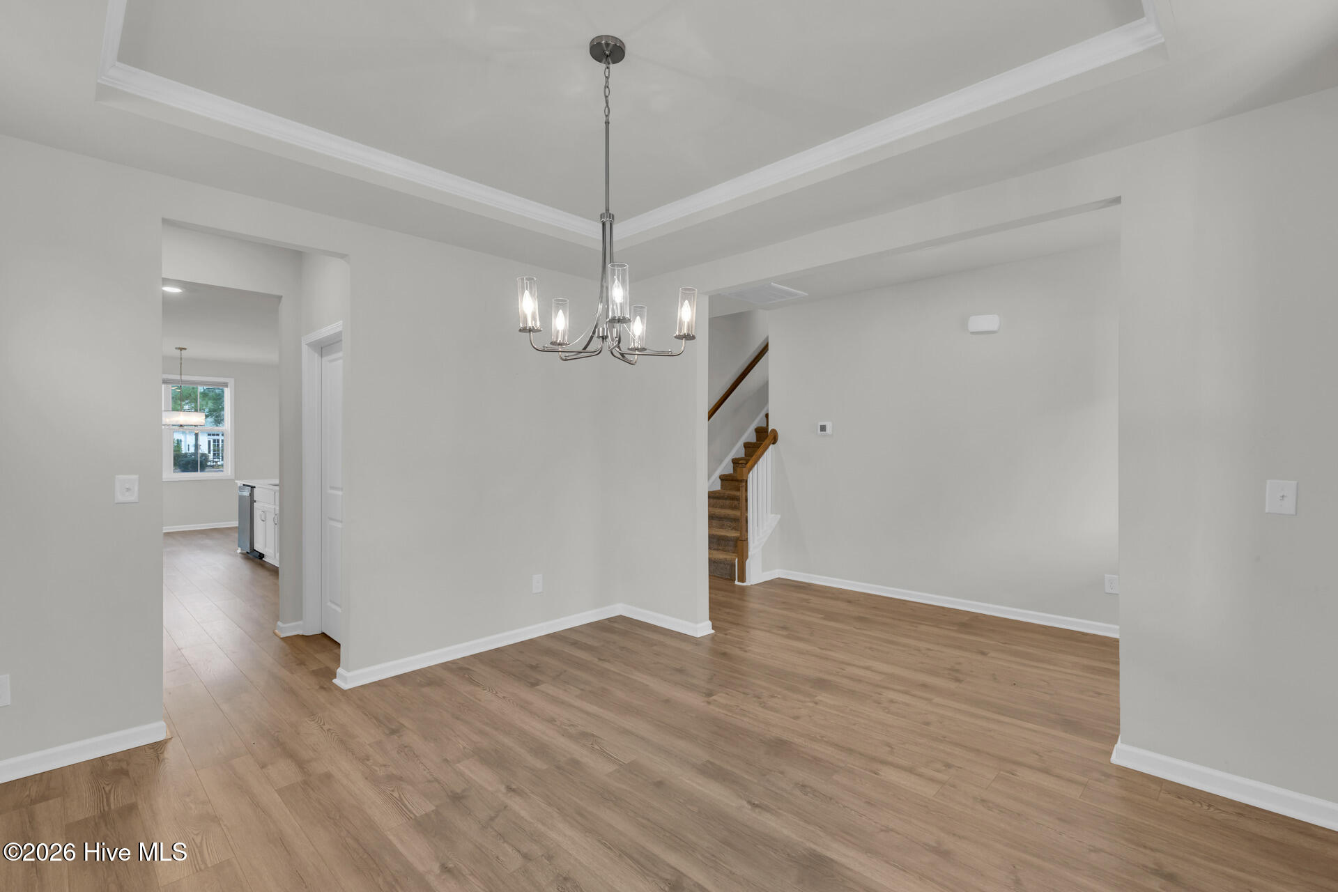 100549355 | Photo 12