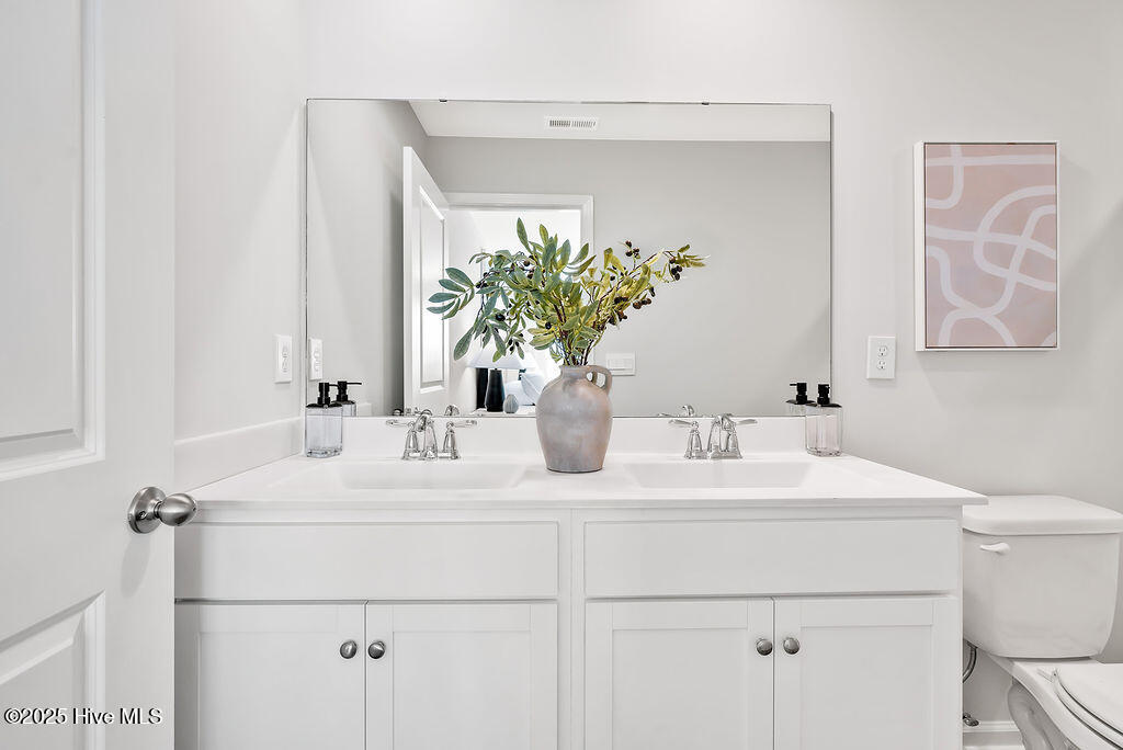 100545951 | Photo 22