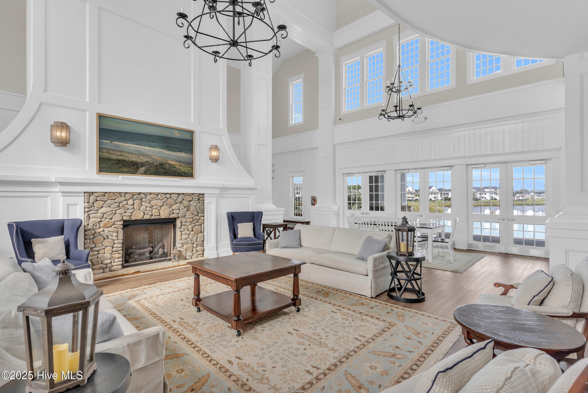 100535335 | Photo 56