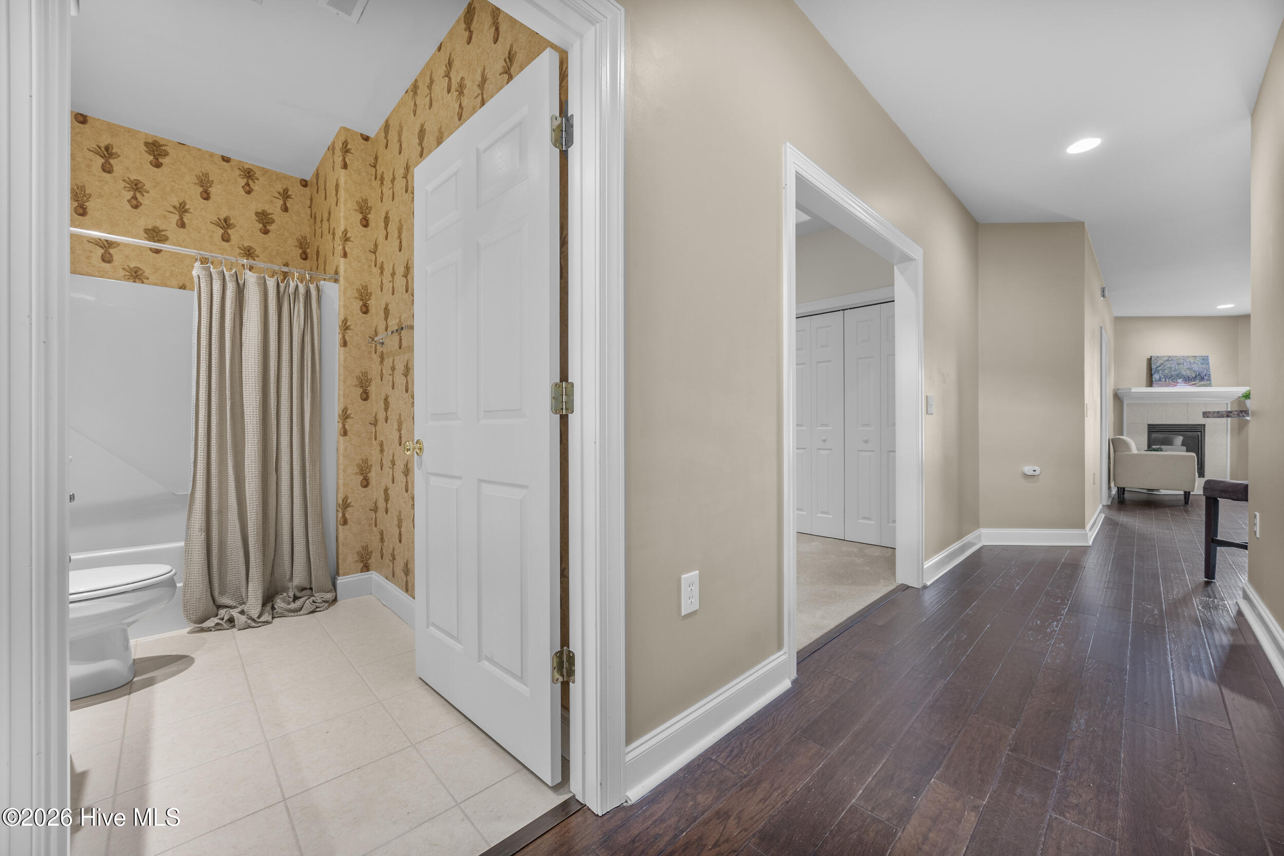 100552325 | Photo 41