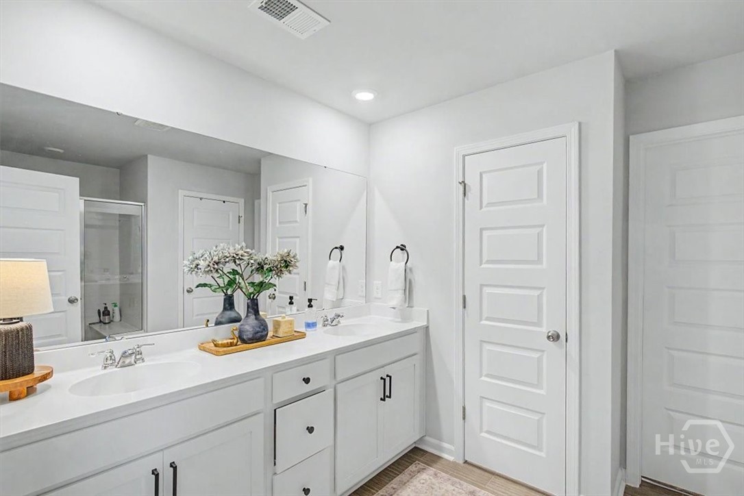 Primary suite