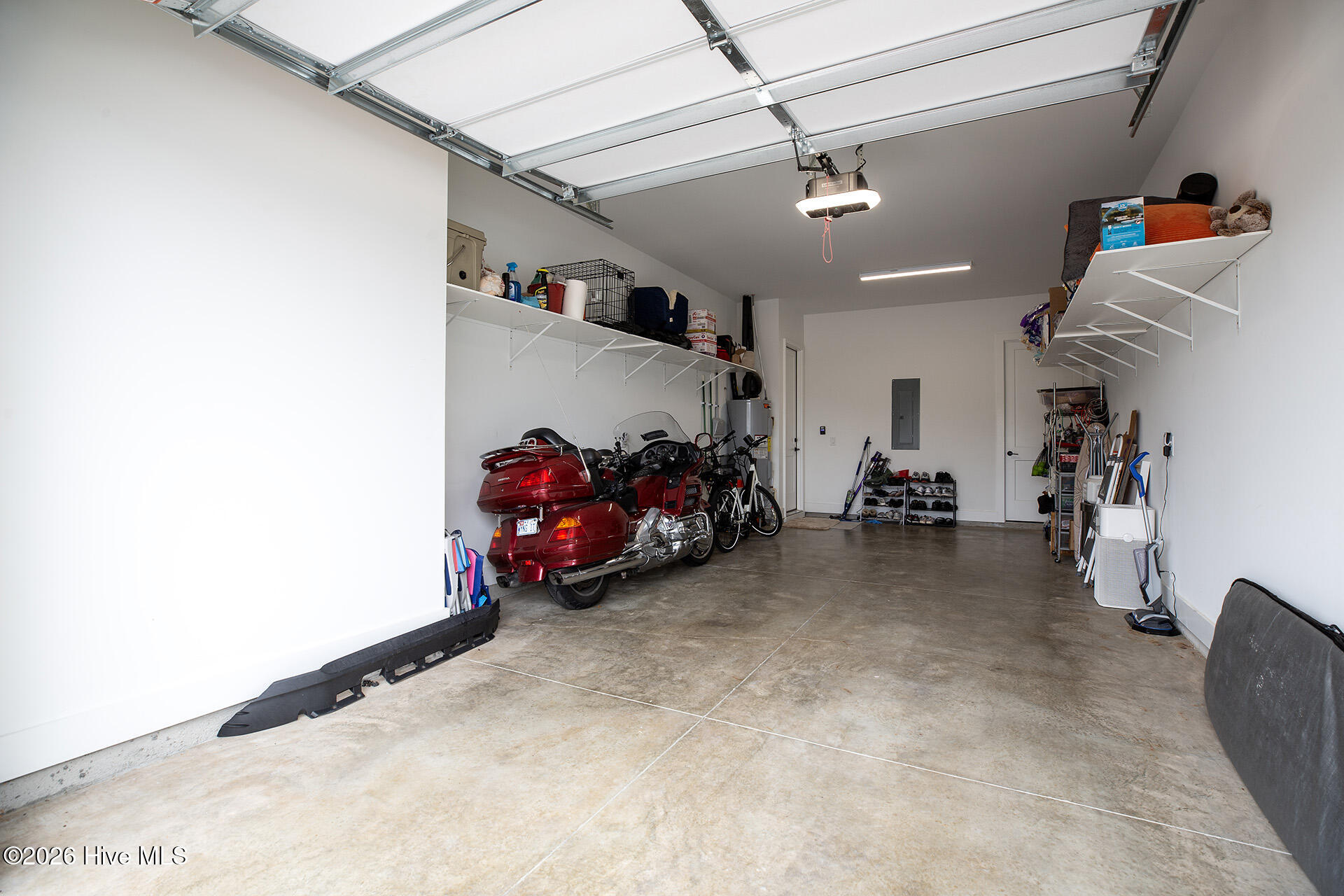 100563450 | Photo 61