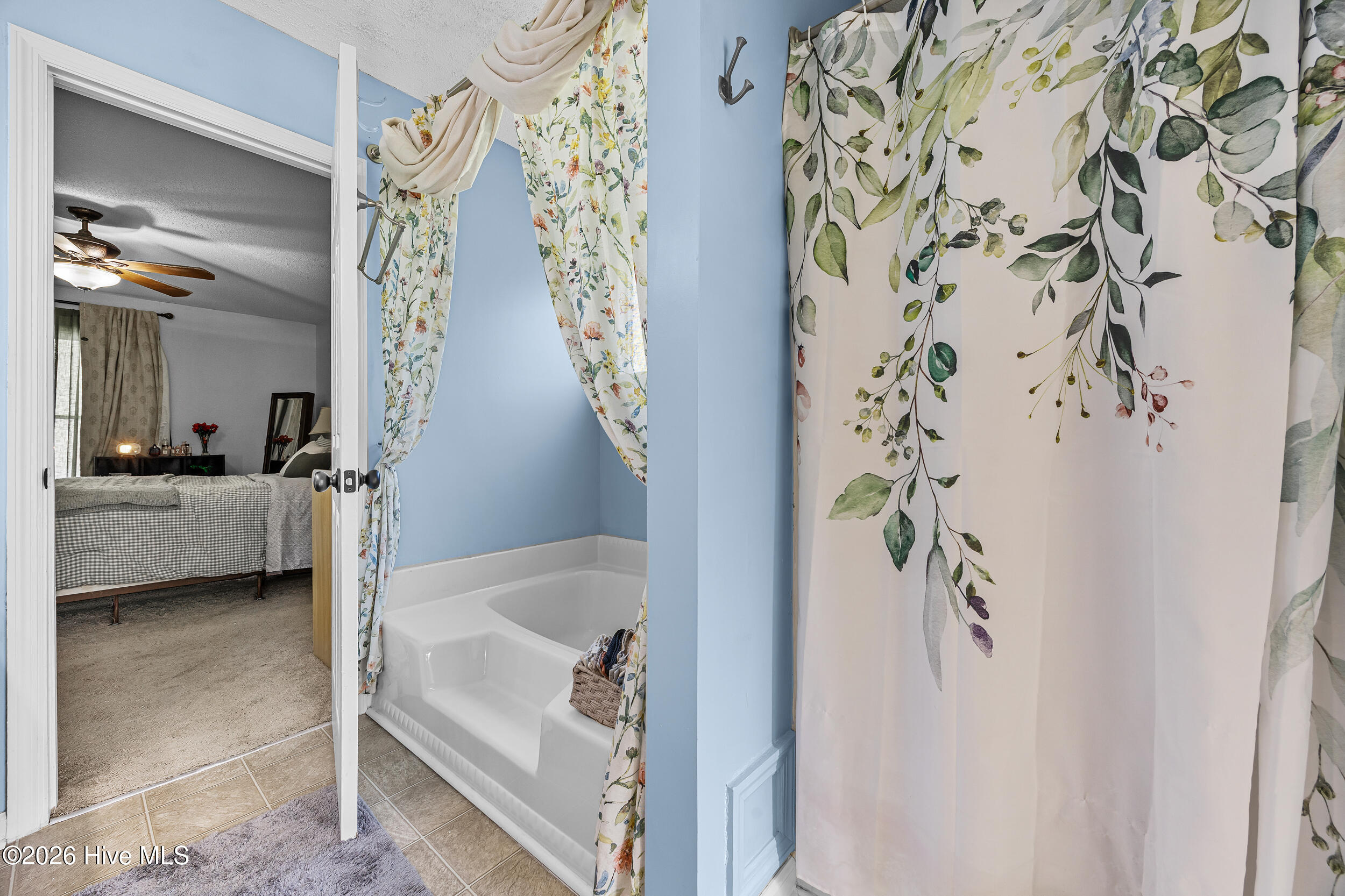 100566789 | Photo 24