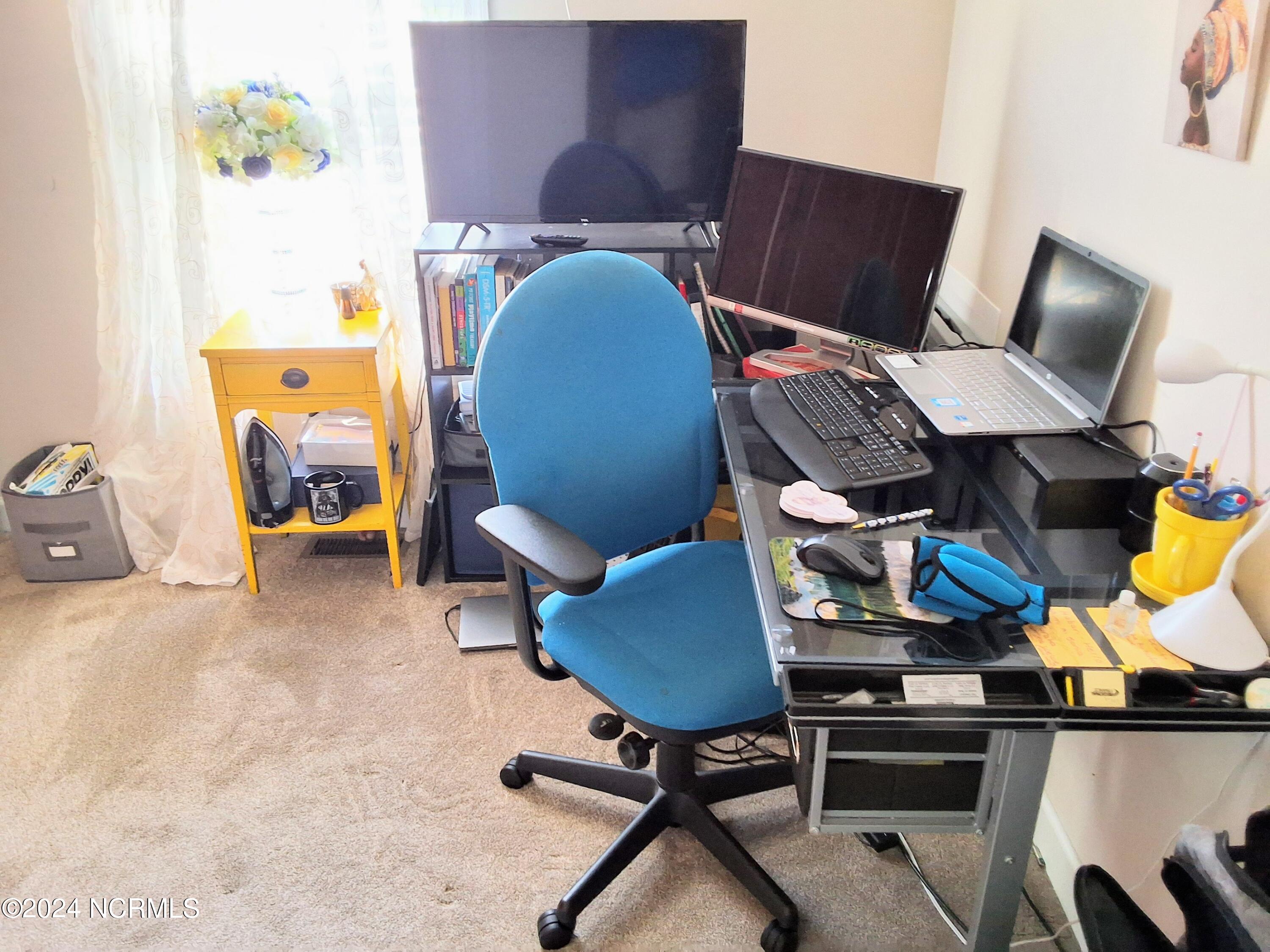 100463336 | Photo 46