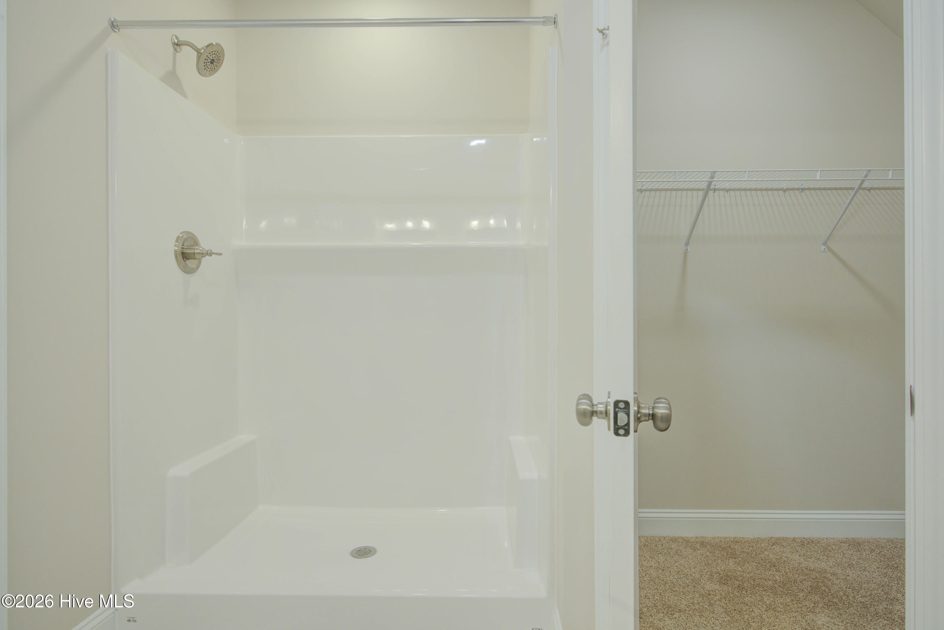 100561393 | Photo 14