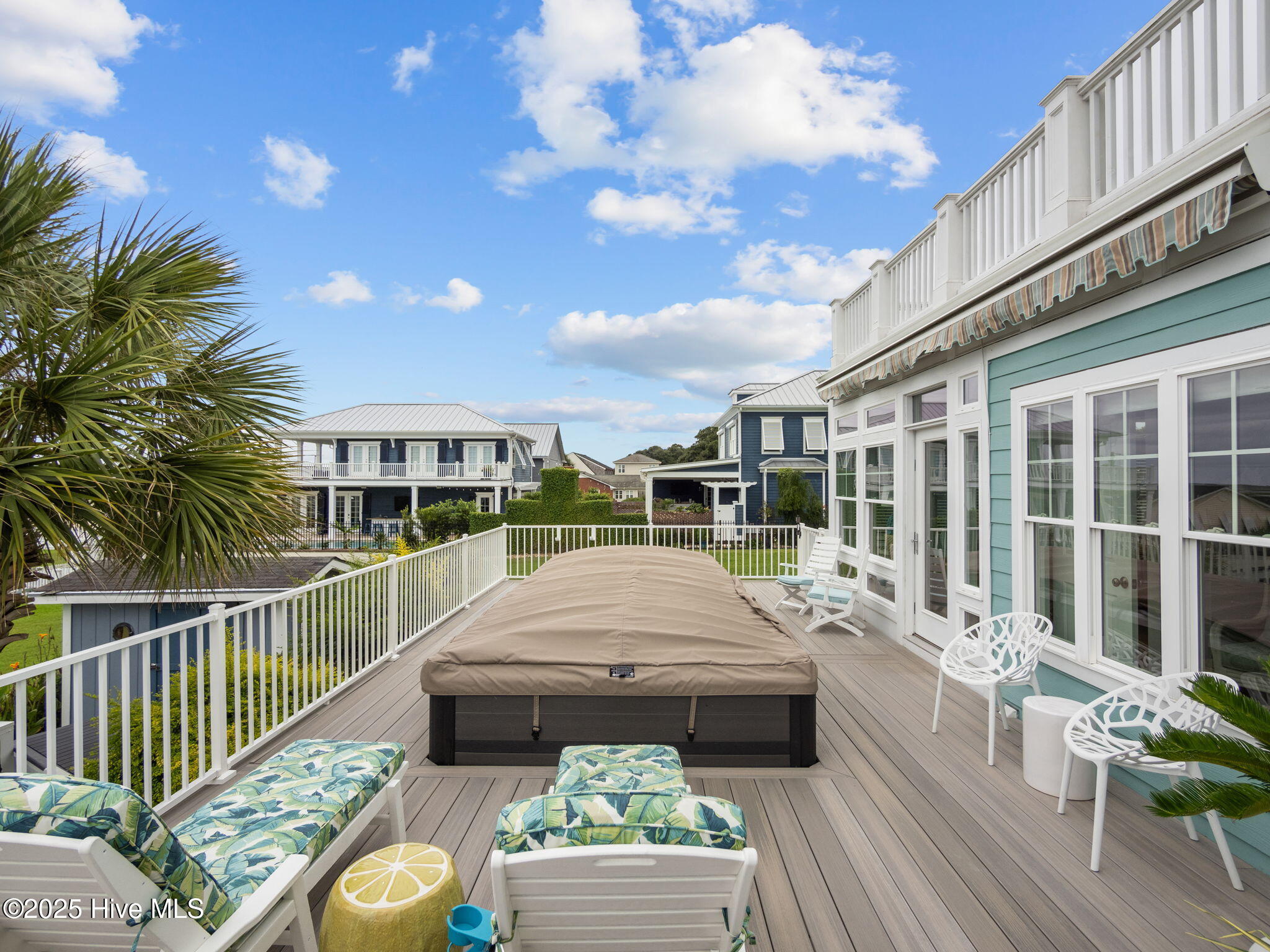 100552316 | Photo 22