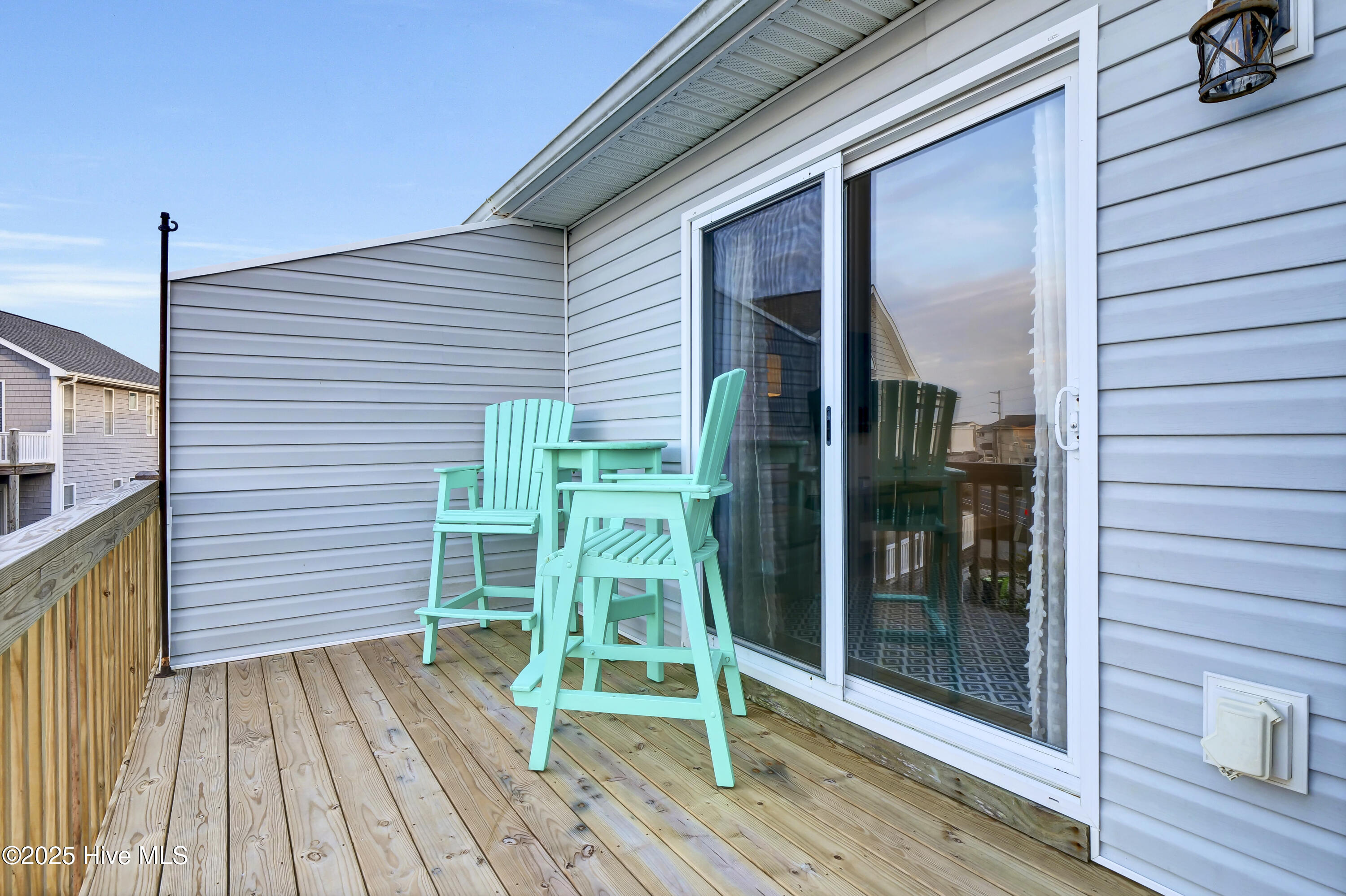 100548248 | Photo 24