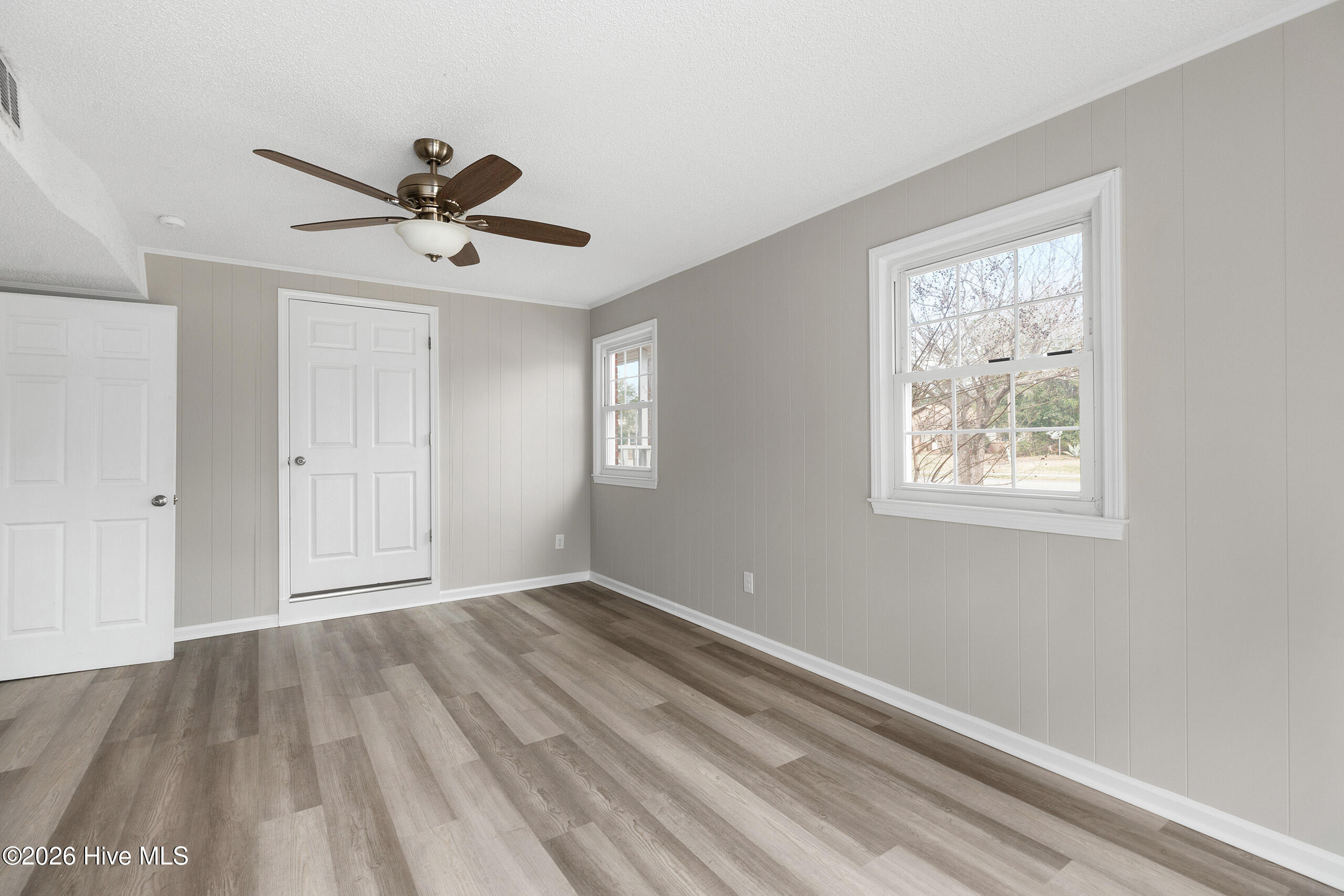 100558477 | Photo 21