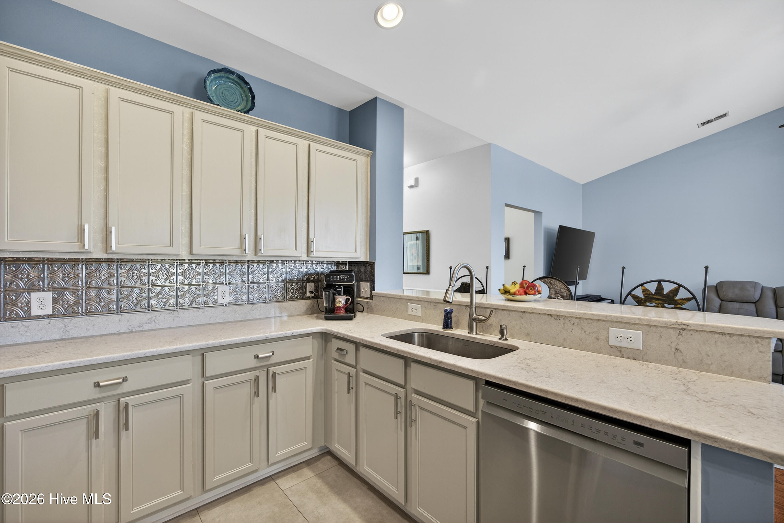 100564914 | Photo 20