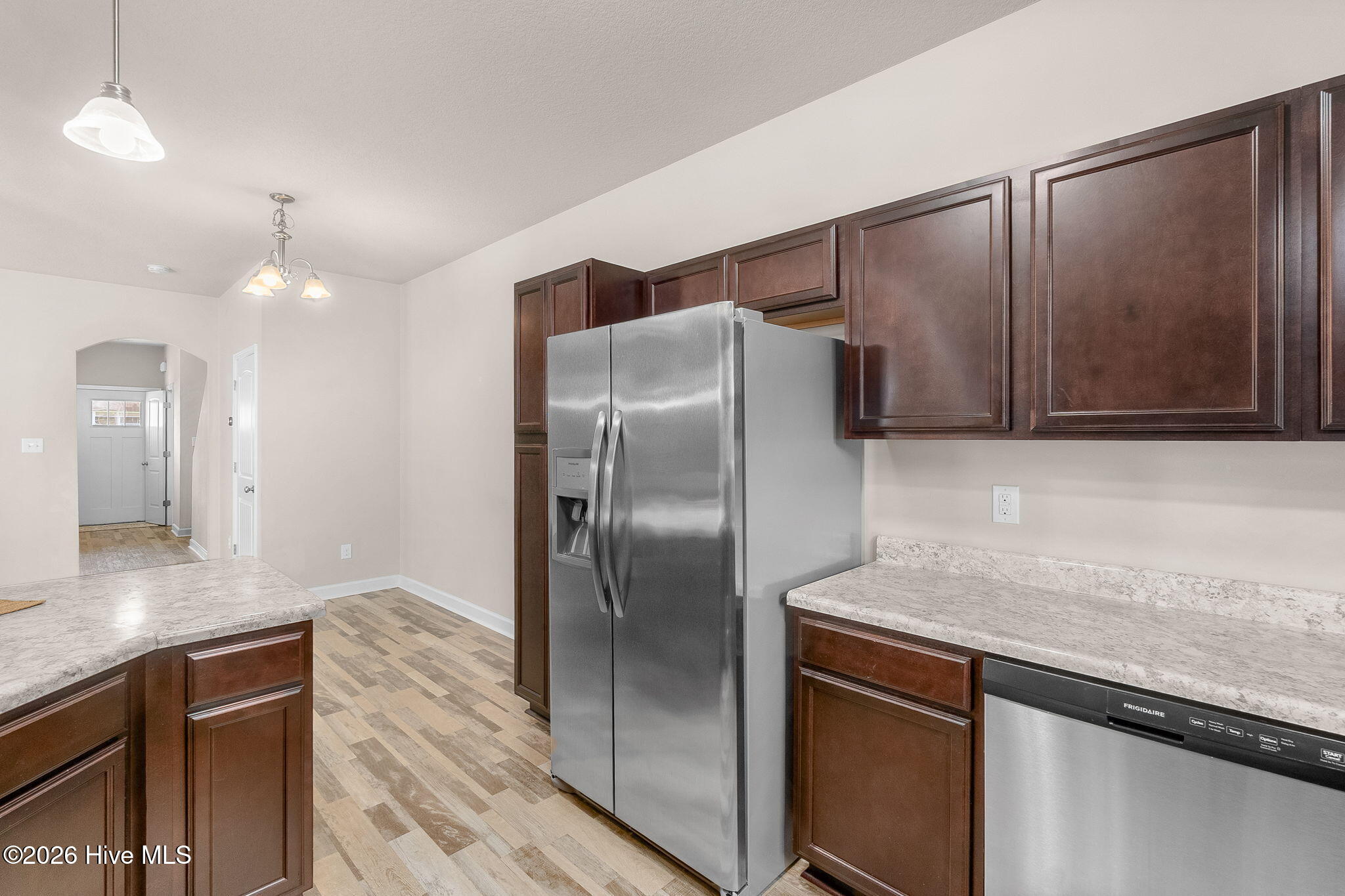 100558093 | Photo 14