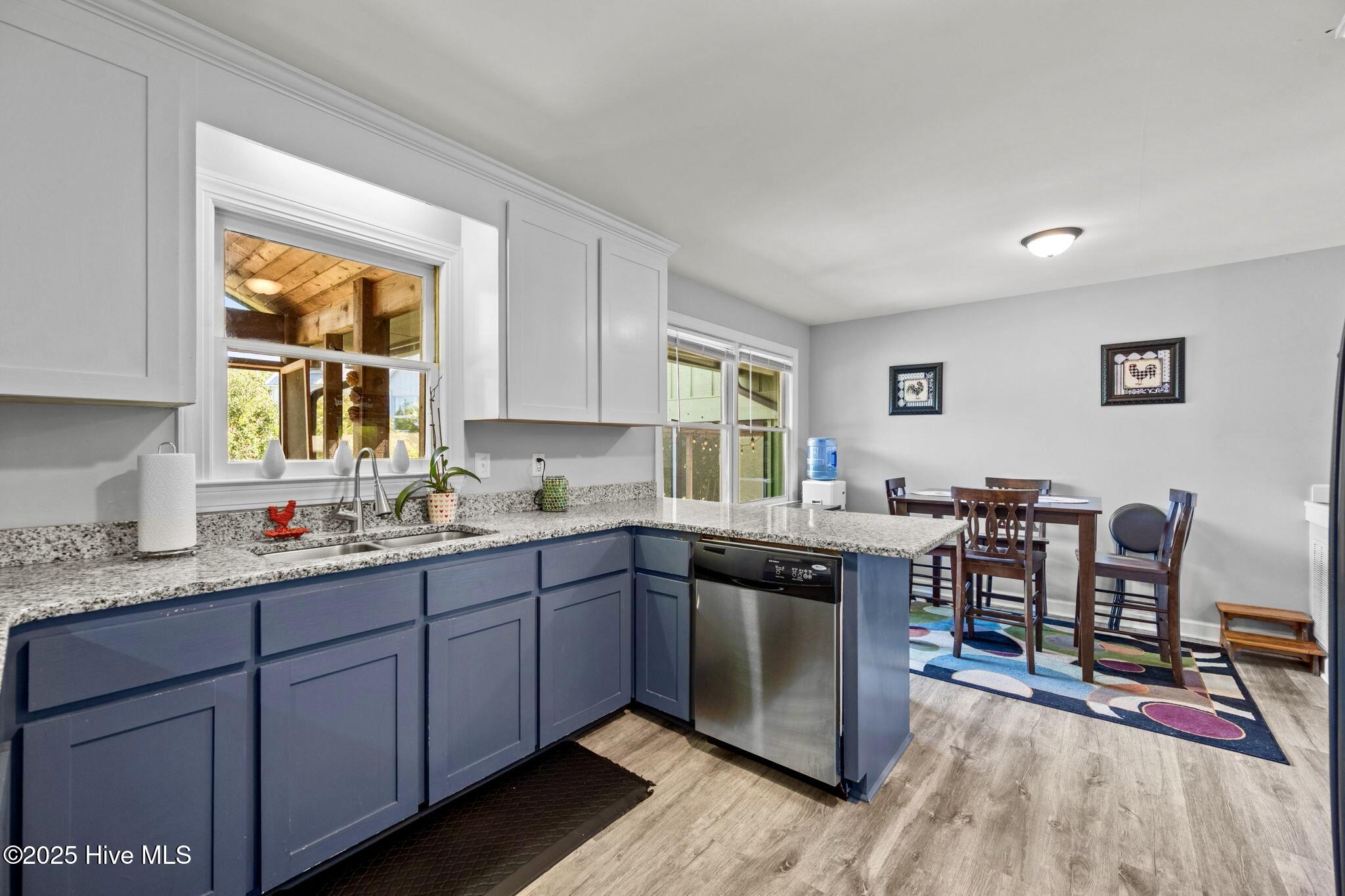 100532839 | Photo 19