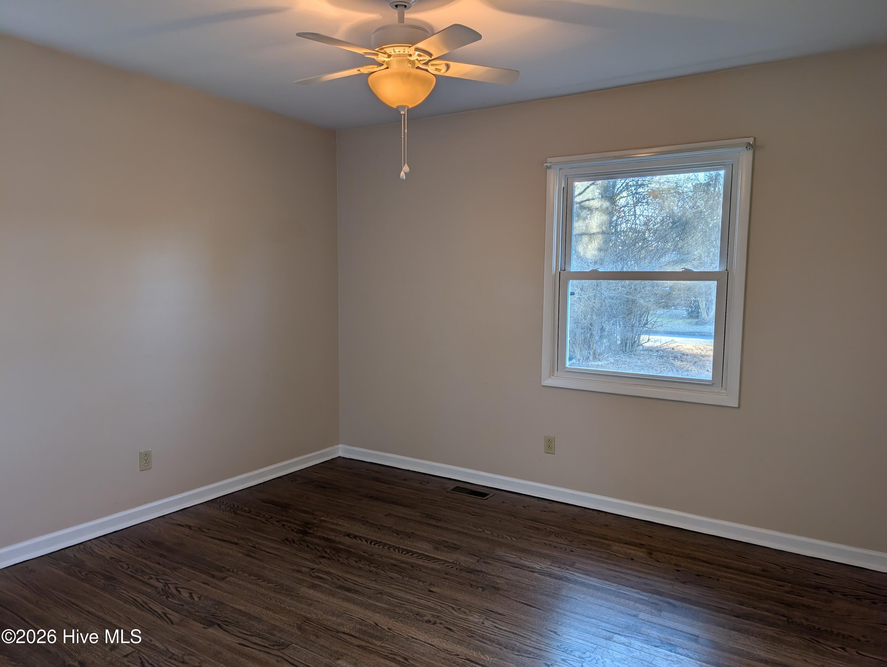 100548942 | Photo 15