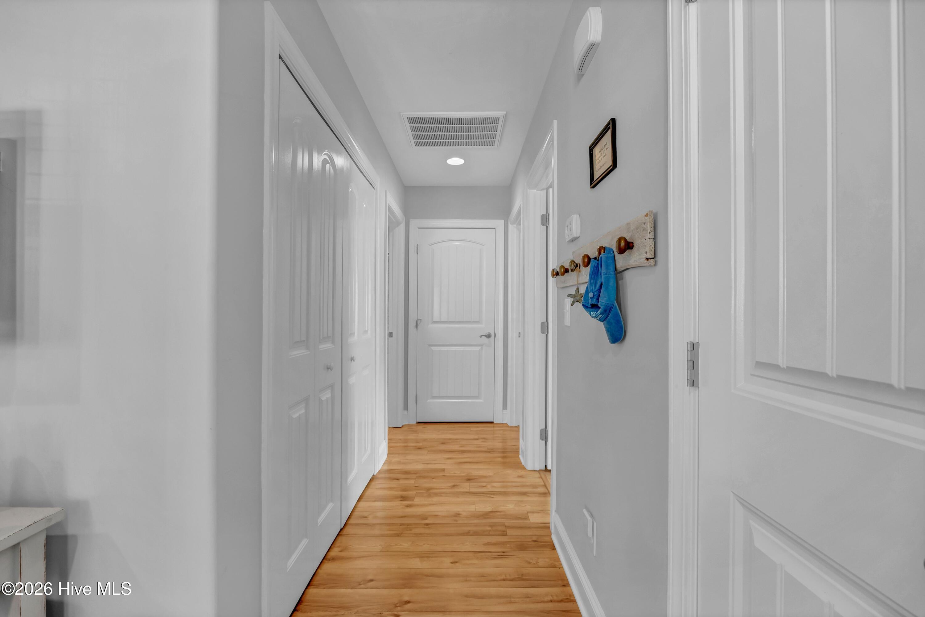 100565000 | Photo 15