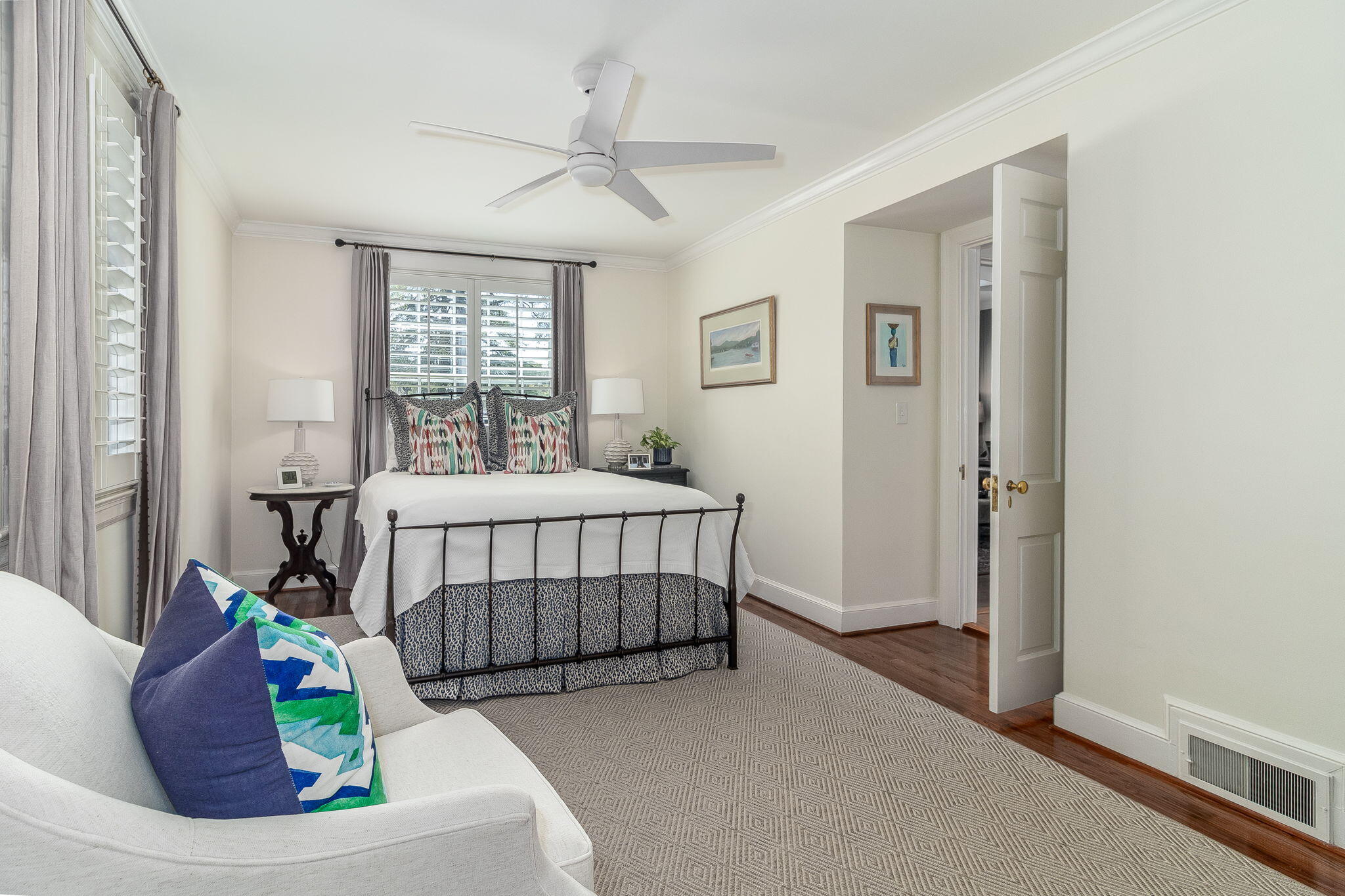 35-web-or-mls-2421 WALTON WAY ©--23