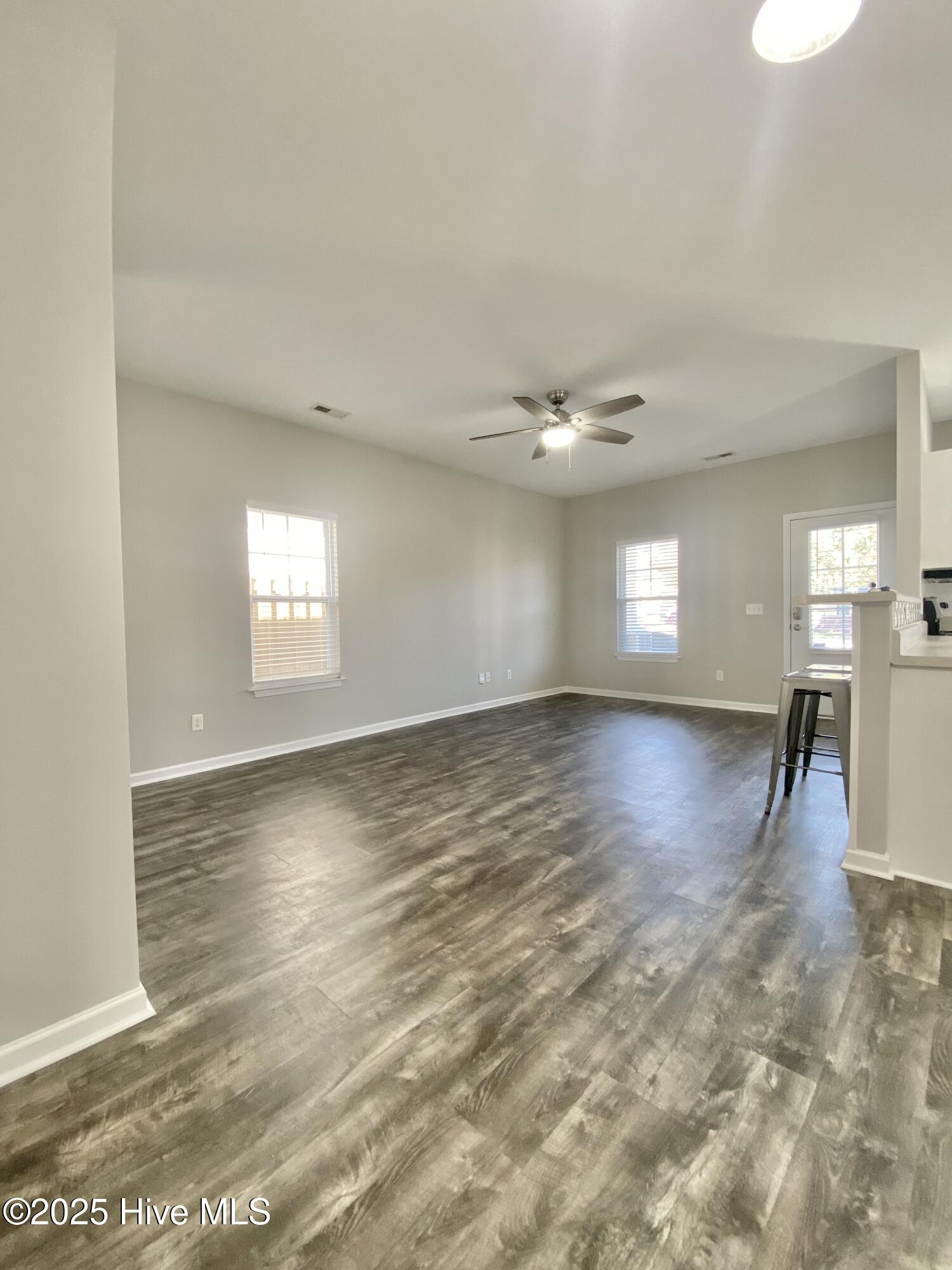 100538059 | Photo 14