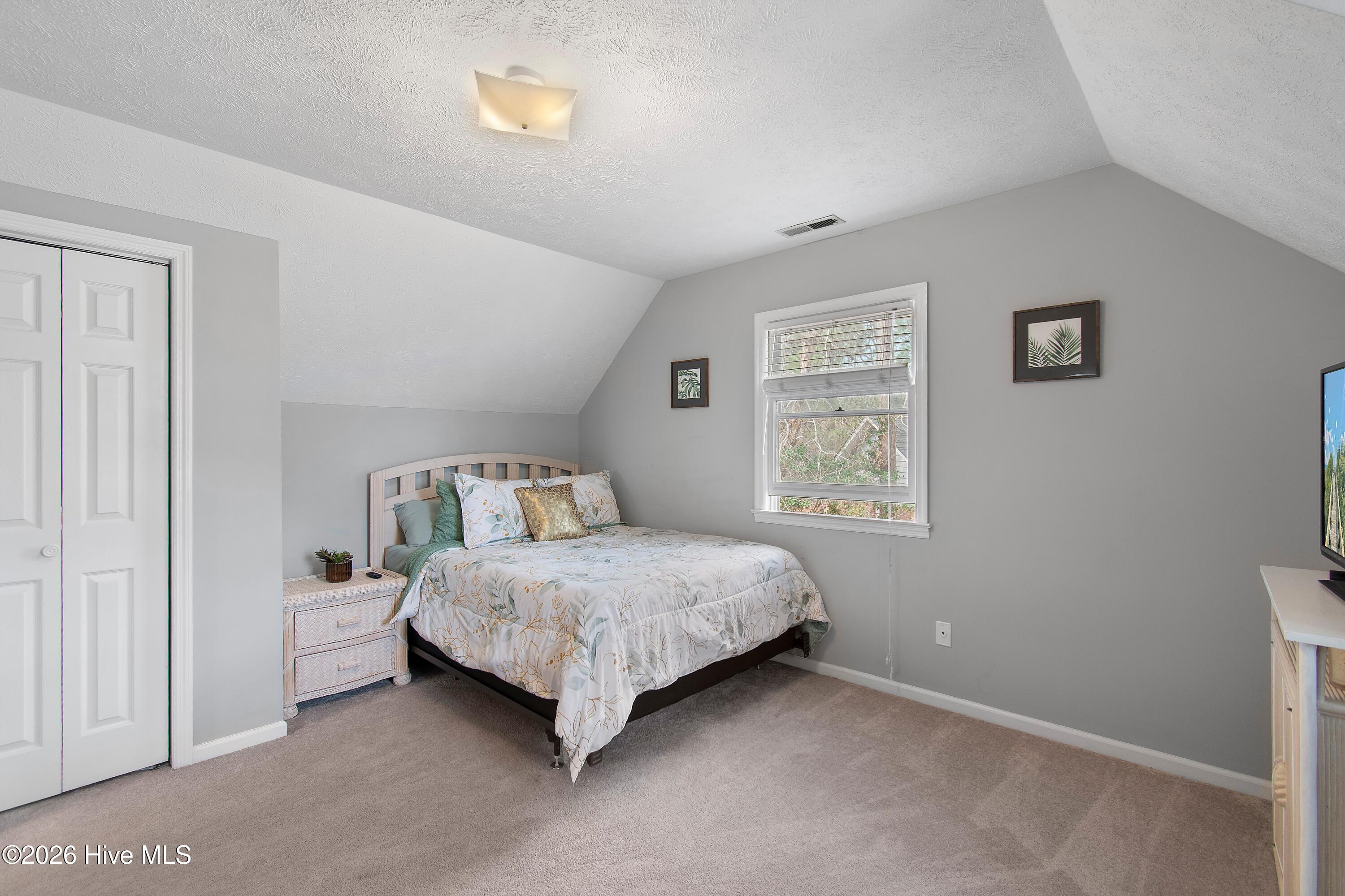 100557511 | Photo 25