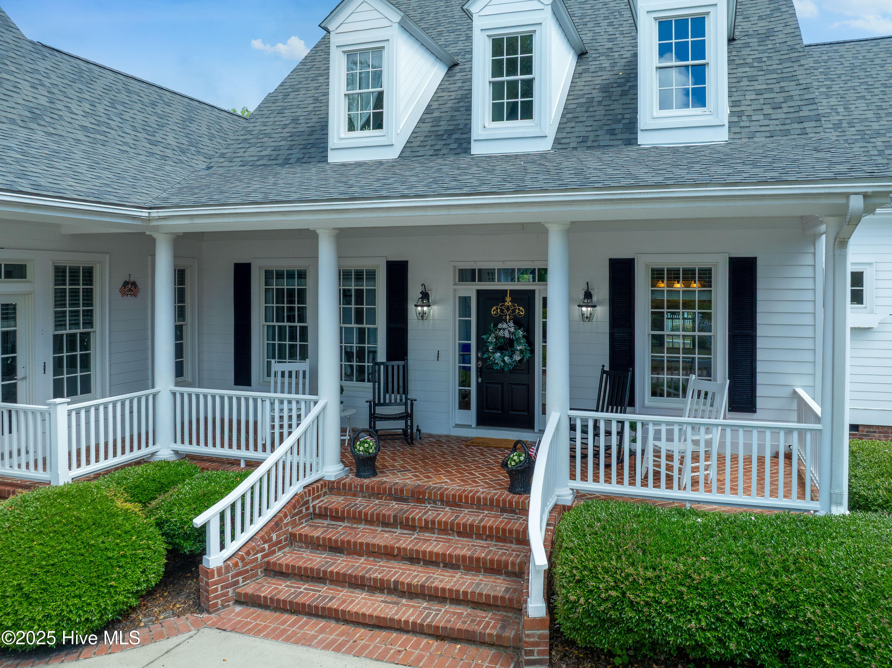 100520099 | Photo 10