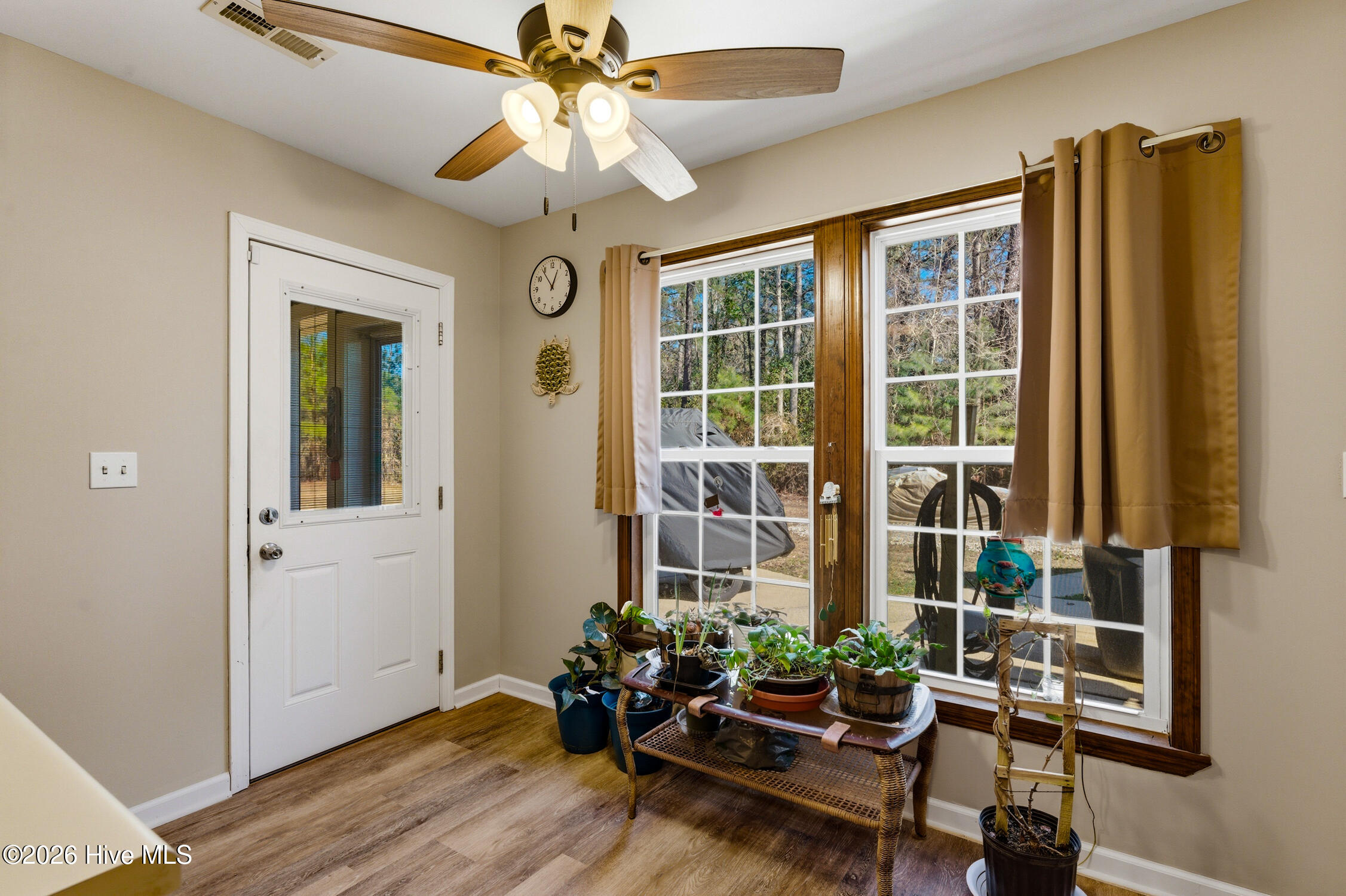 100555864 | Photo 12