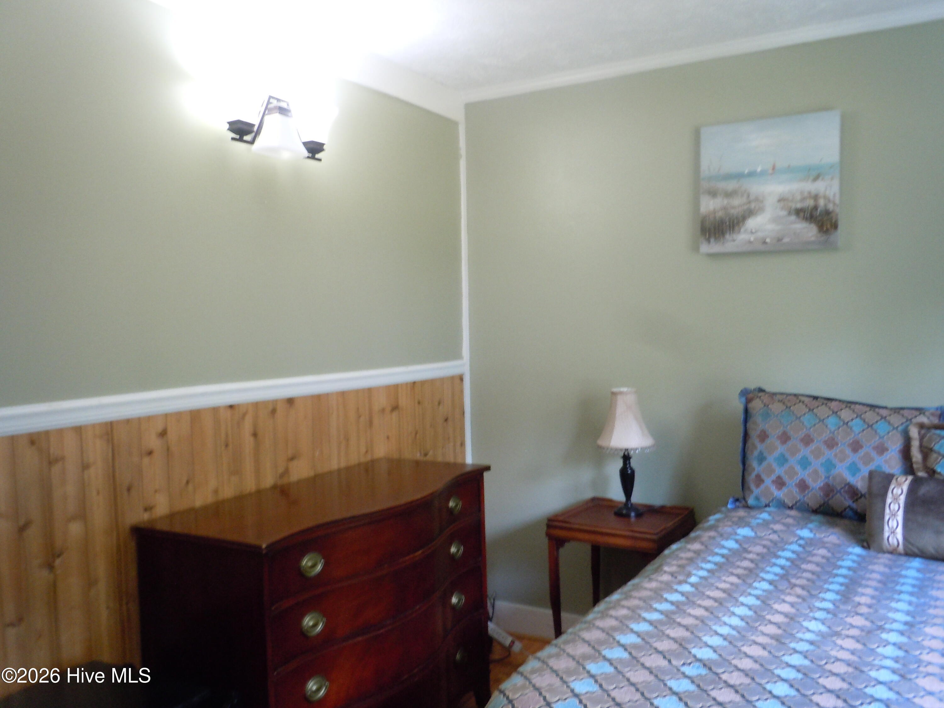 100565129 | Photo 35