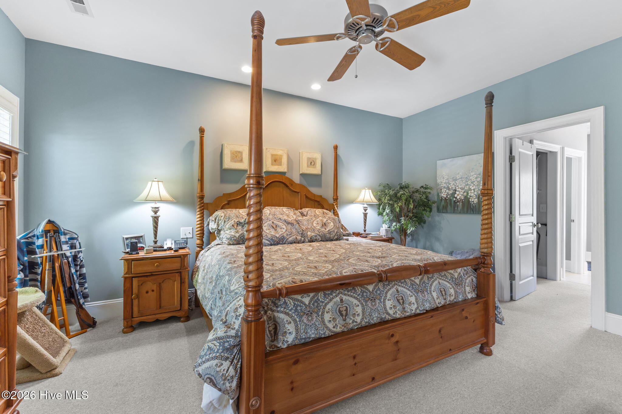 100562020 | Photo 17