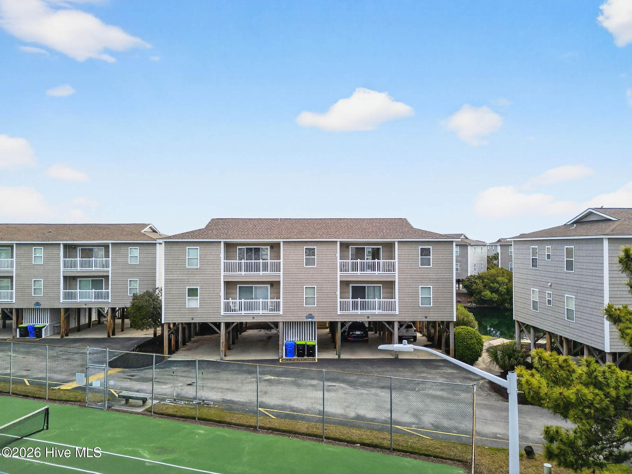 100568537 | Photo 36