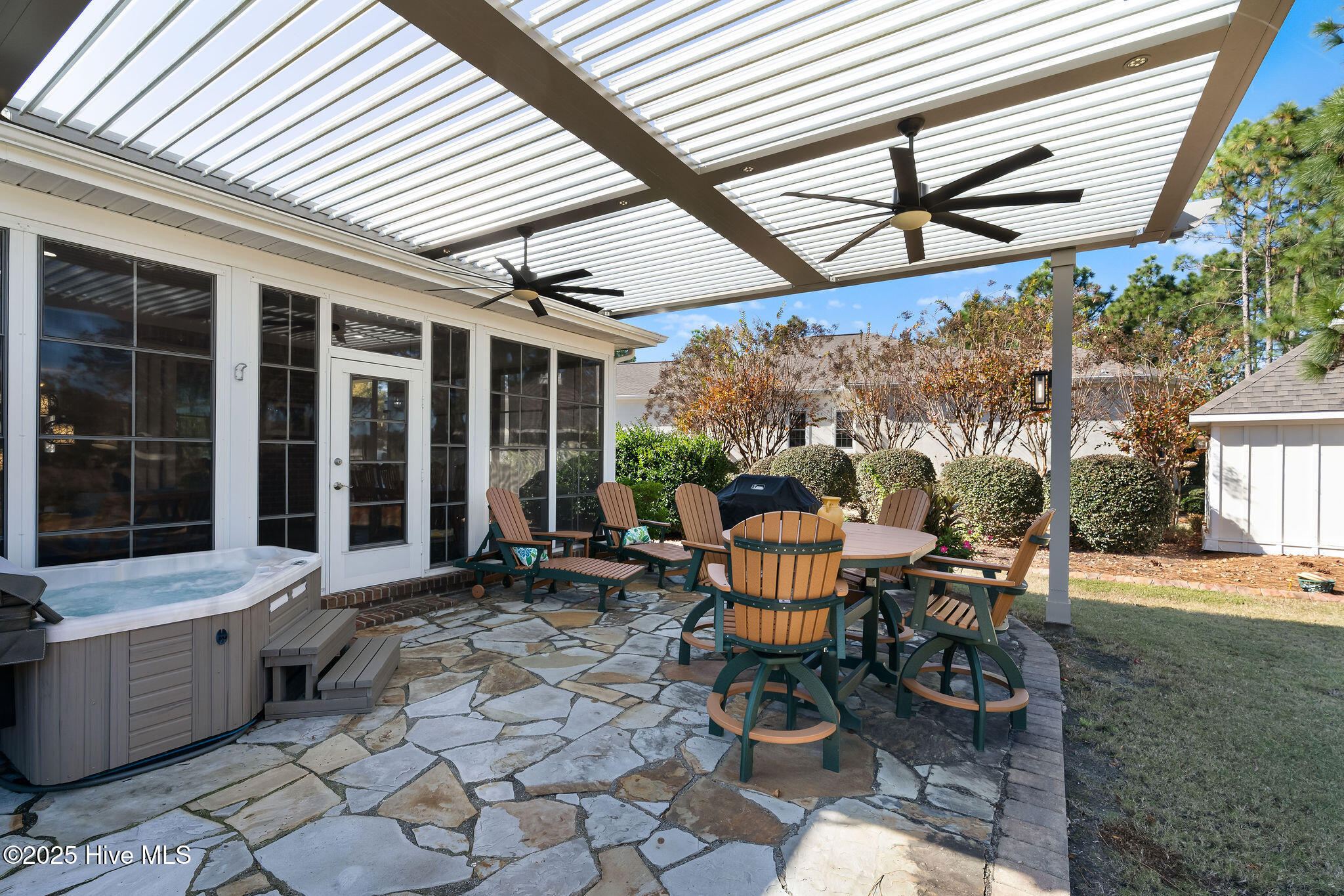 100541913 | Photo 22